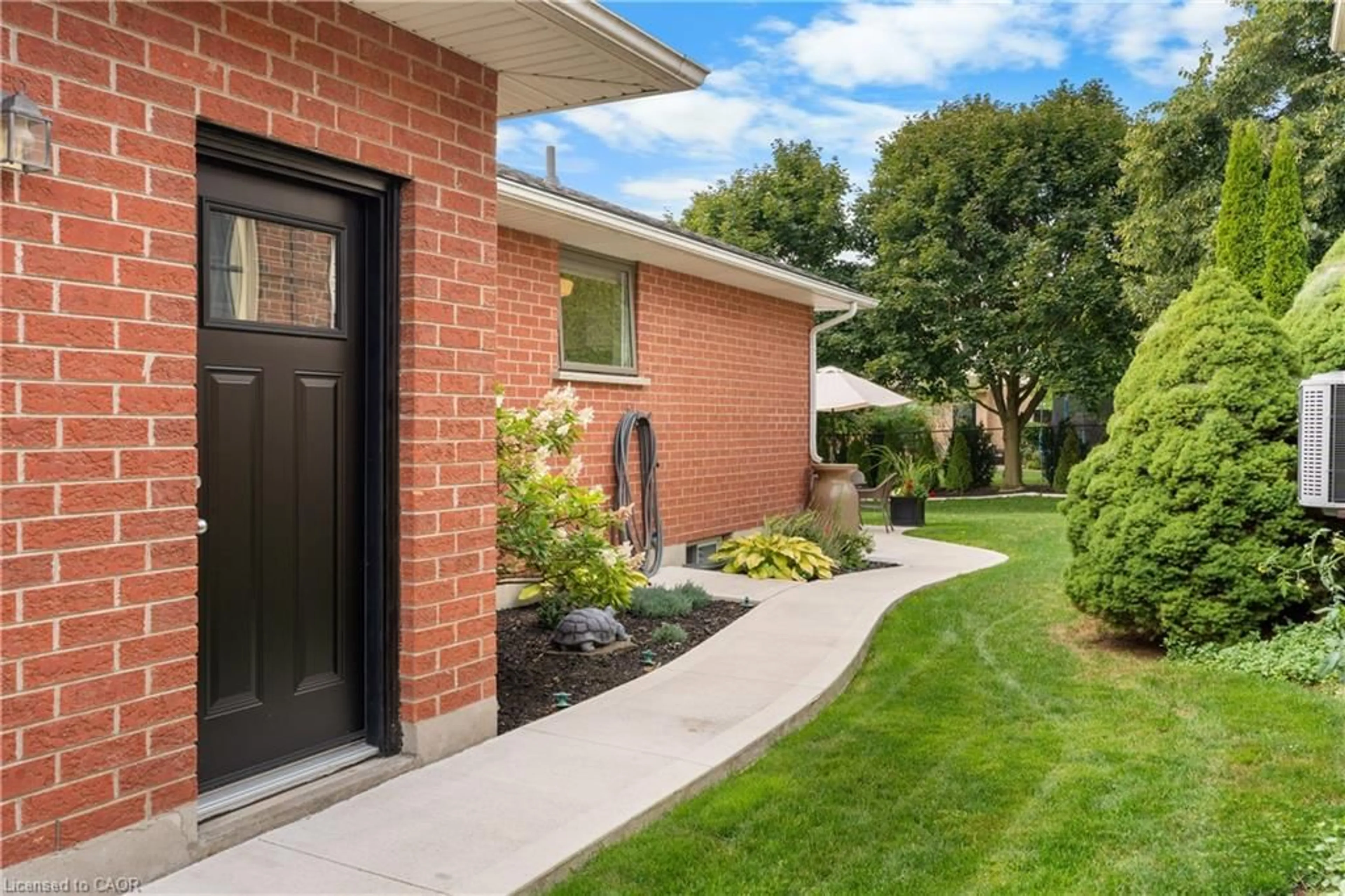 Home with brick exterior material, street for 28 Keating Dr, Elora Ontario N0B 1S0