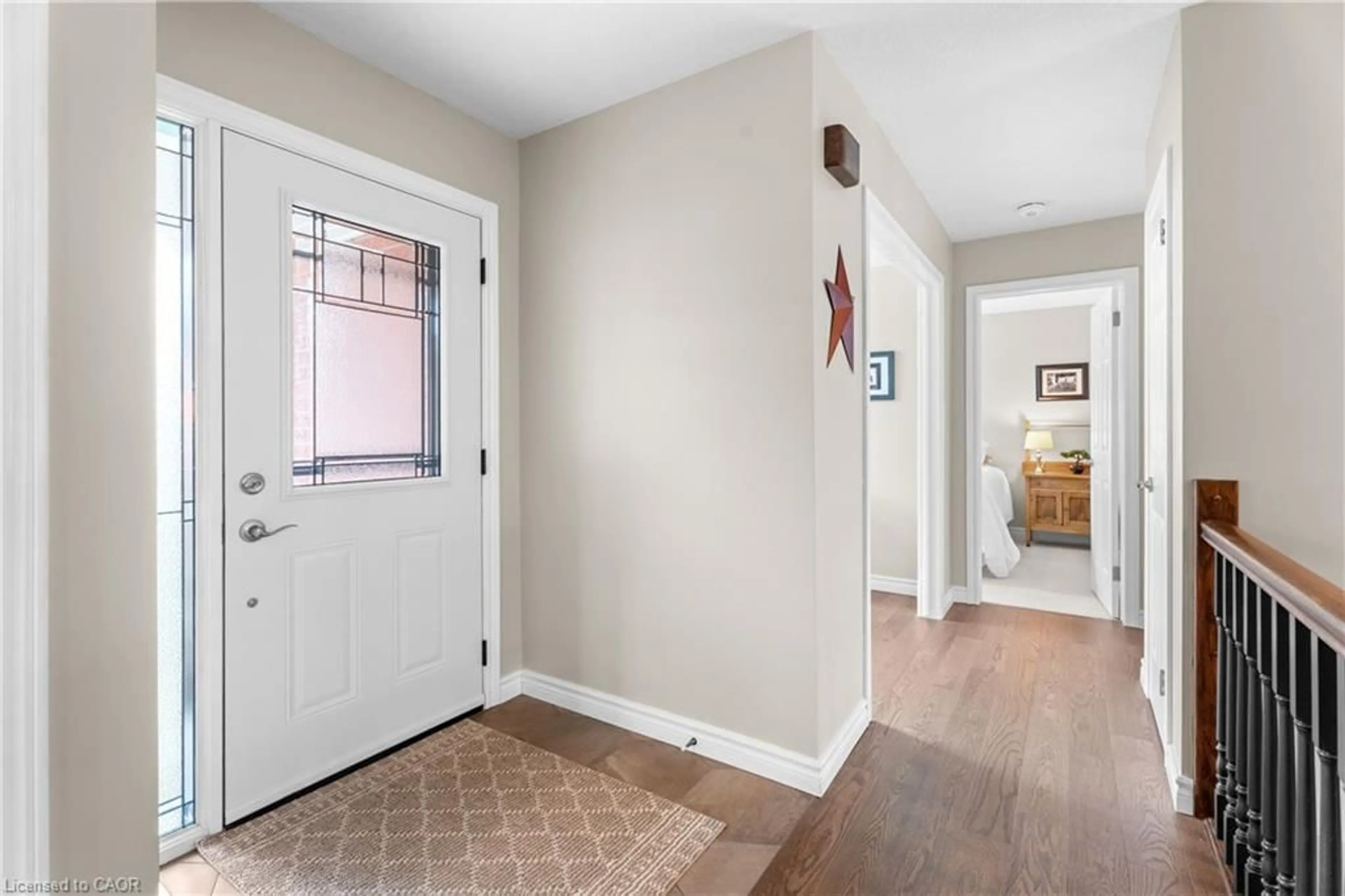 Indoor entryway for 28 Keating Dr, Elora Ontario N0B 1S0