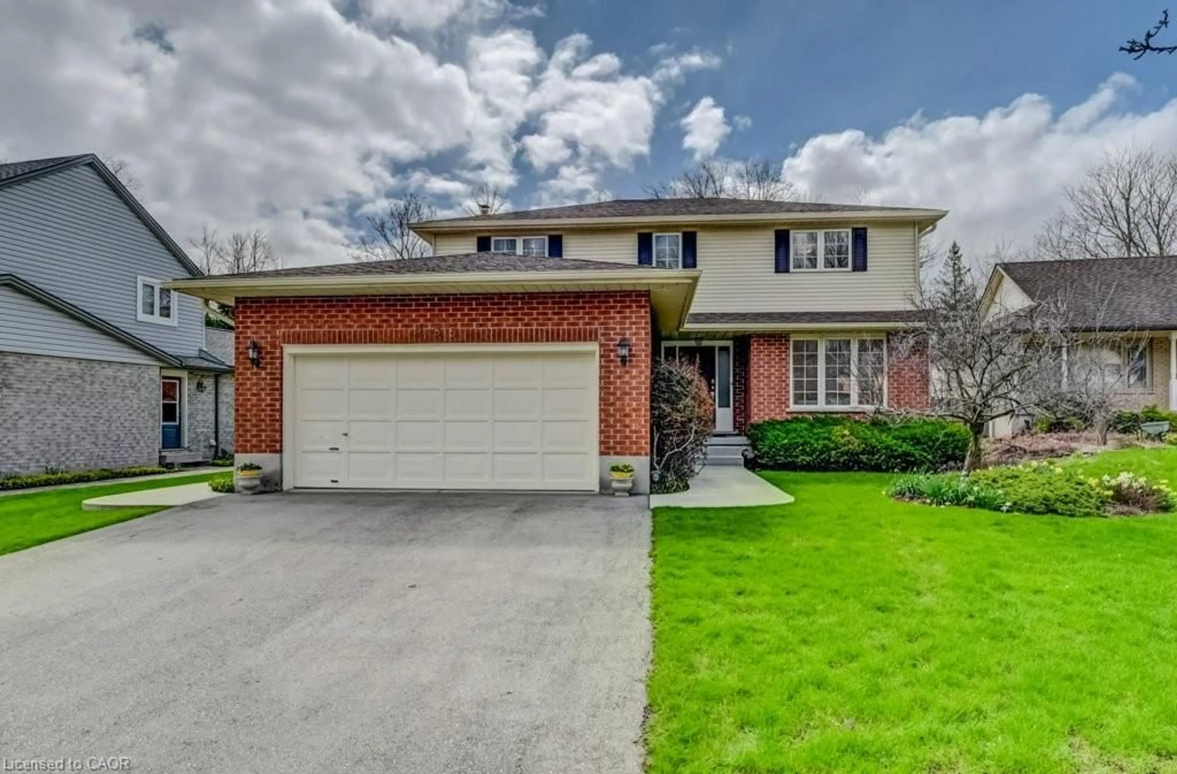 Home with brick exterior material, street for 285 Magnolia Pl, Waterloo Ontario N2V 2A3