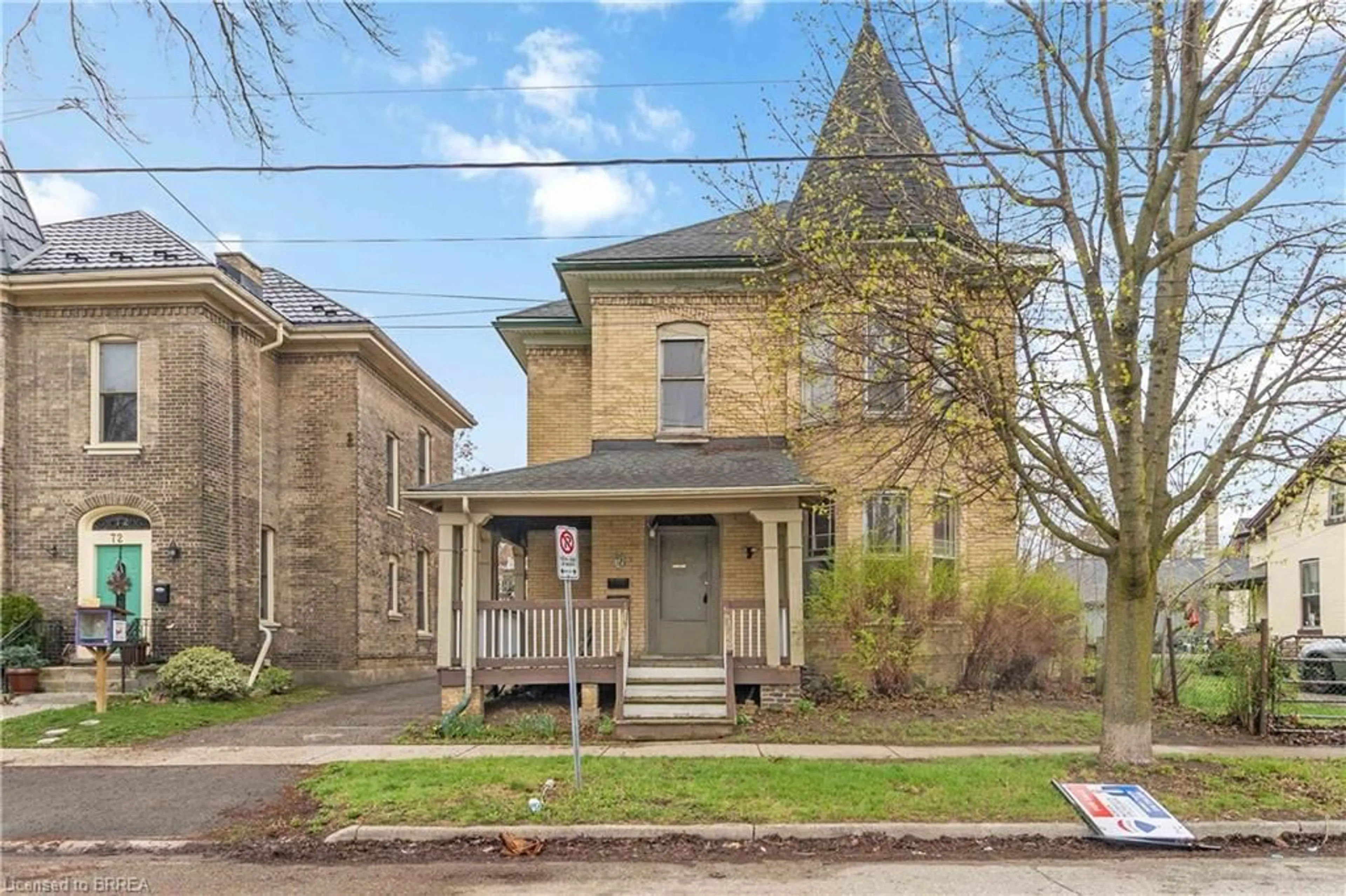 Home with brick exterior material, street for 74 Pearl St, Brantford Ontario N3T 3N7