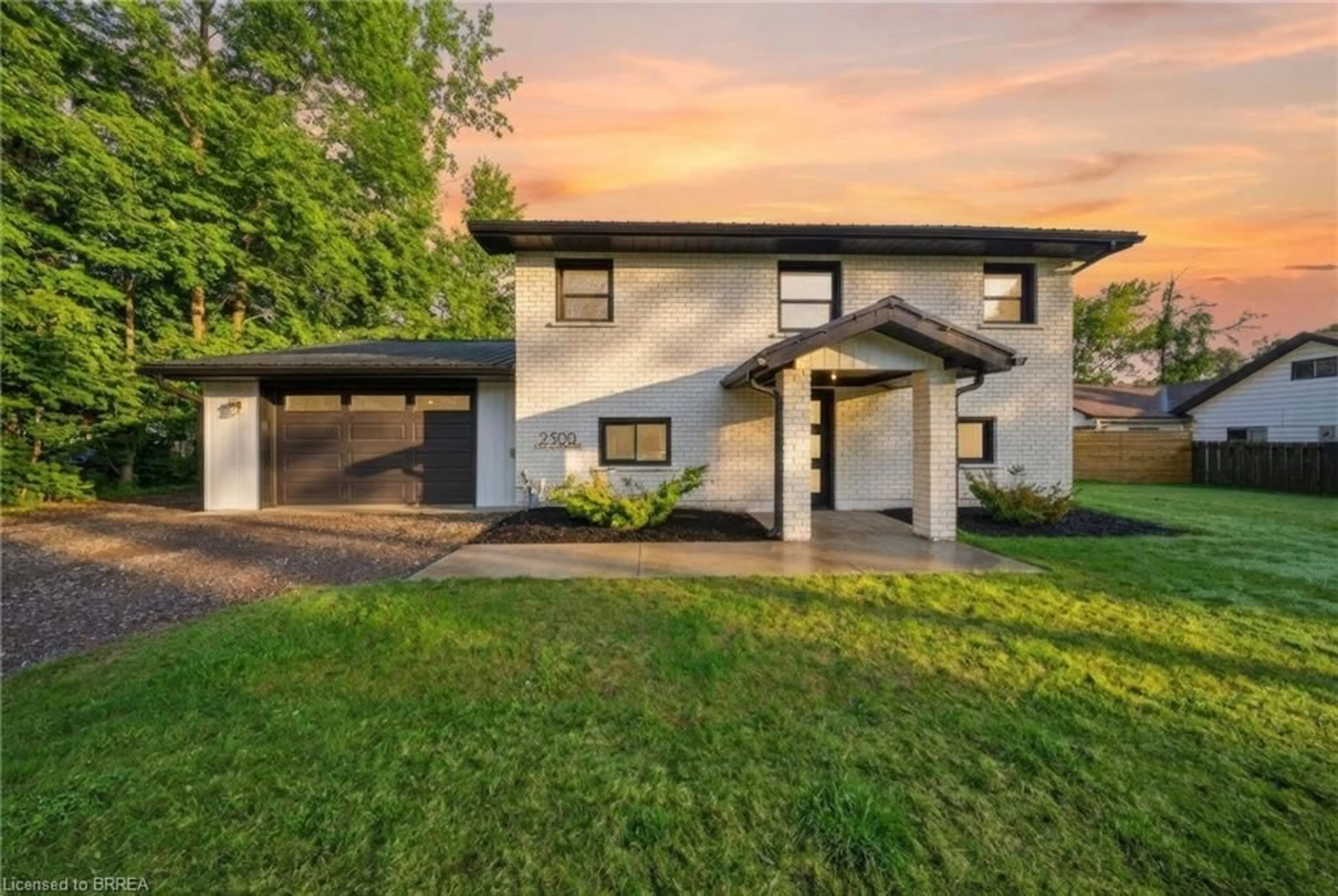 Home with vinyl exterior material, street for 2500 Pinegrove Rd, Delhi Ontario N4B 2E6