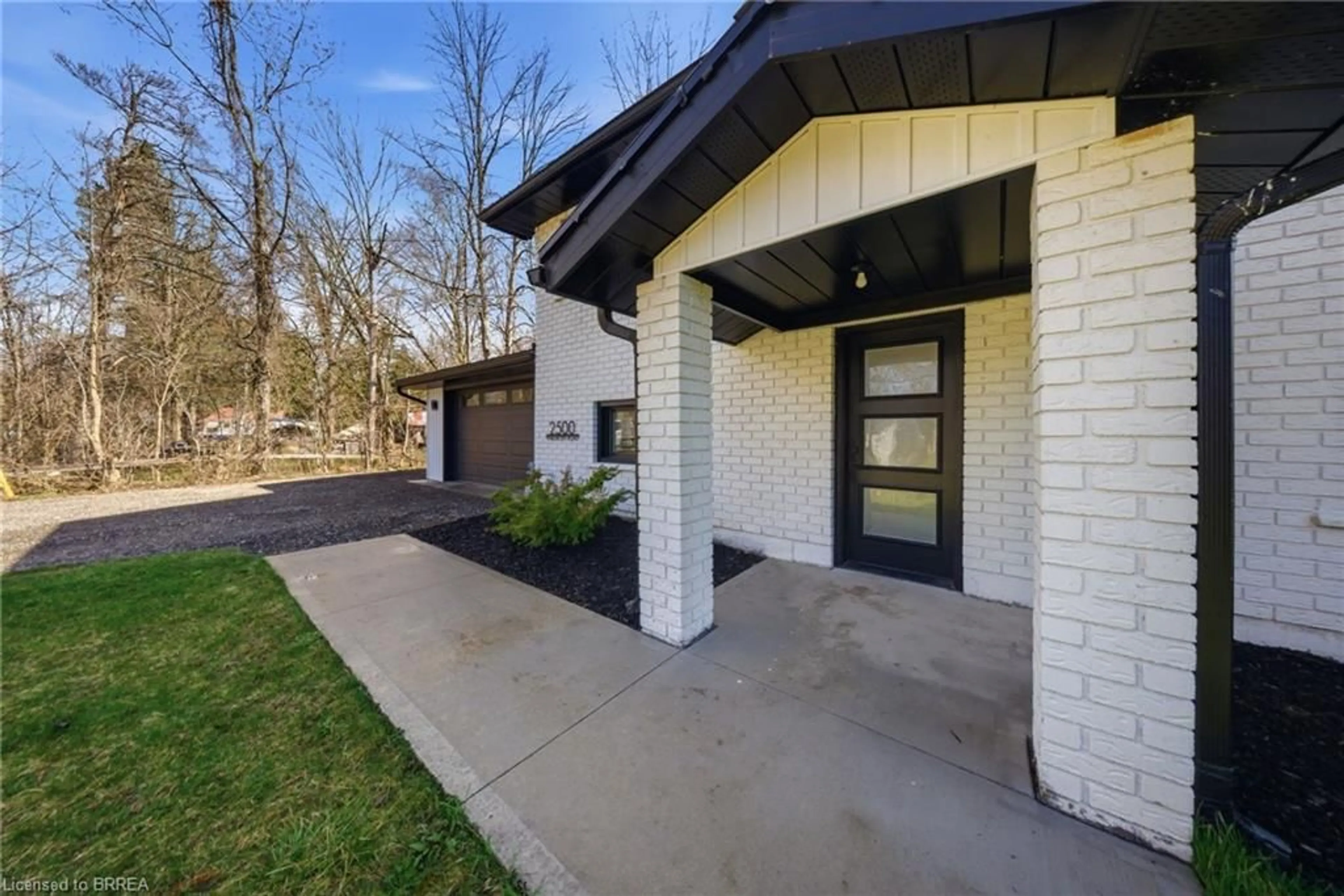 Home with brick exterior material, street for 2500 Pinegrove Rd, Delhi Ontario N4B 2E6