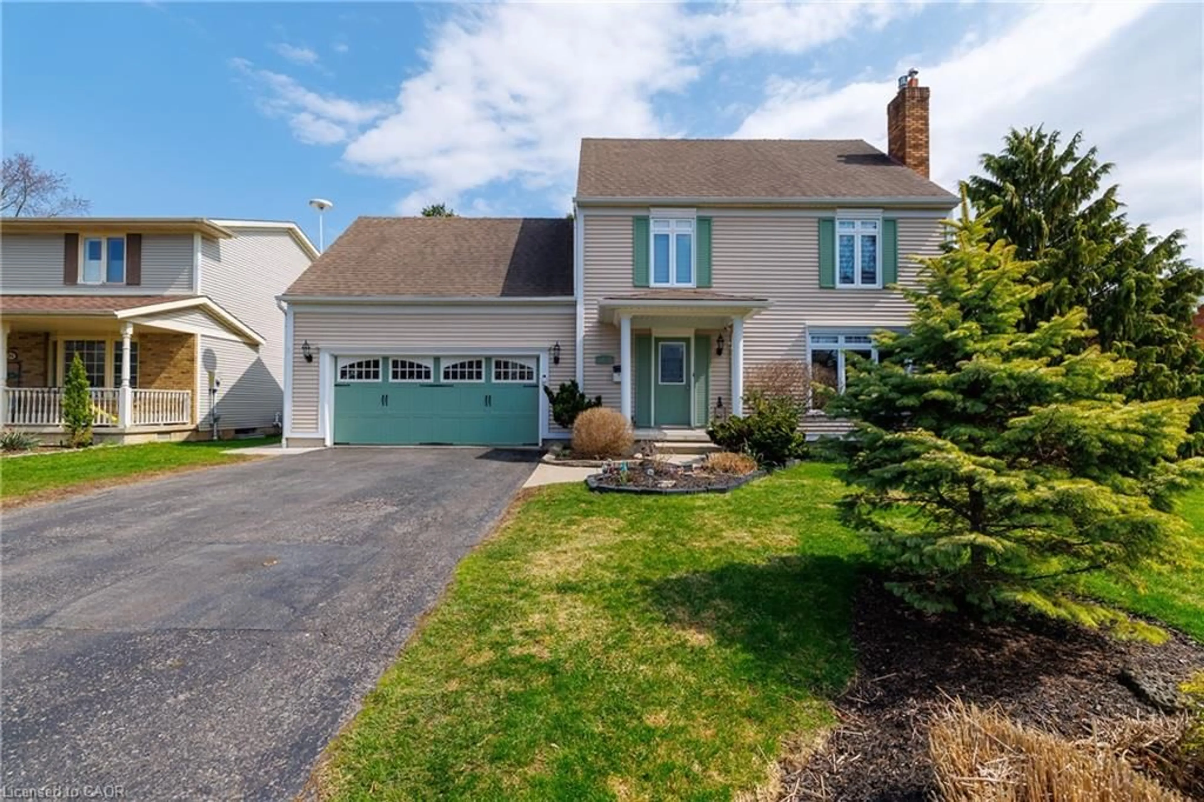 Home with vinyl exterior material, street for 35 Brookfield Blvd, Dunnville Ontario N1A 3G2