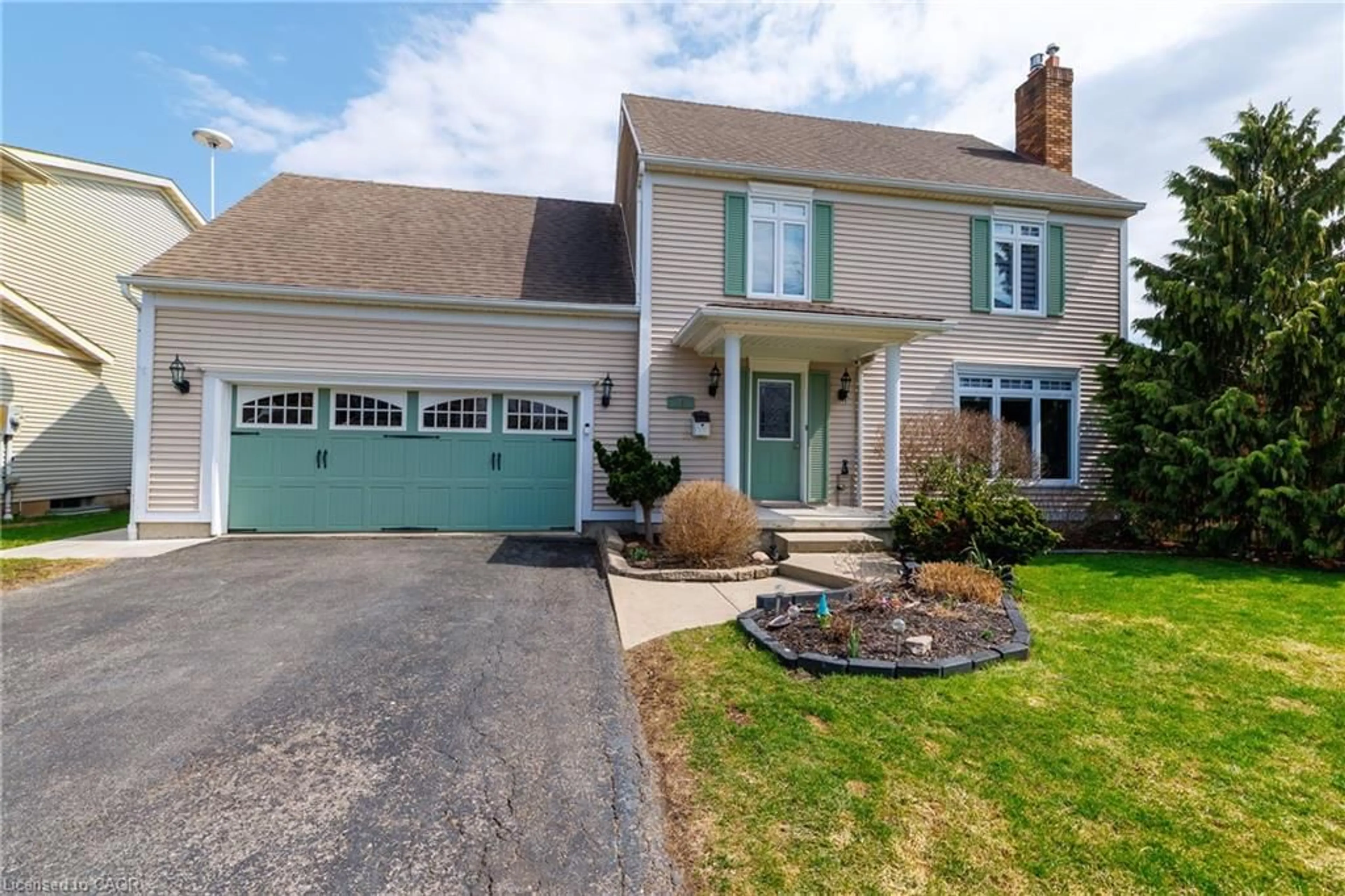 Home with vinyl exterior material, street for 35 Brookfield Blvd, Dunnville Ontario N1A 3G2