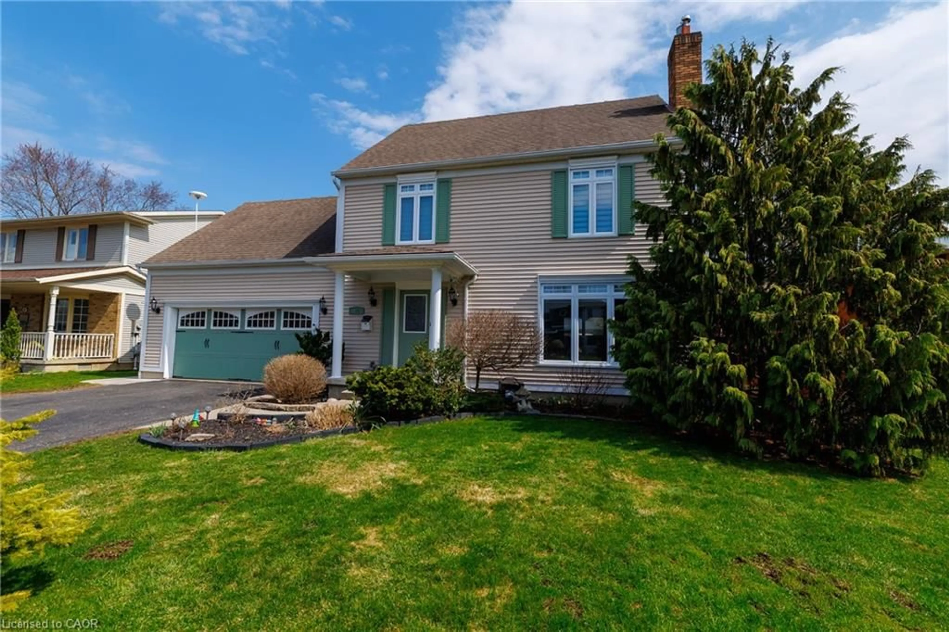 Home with vinyl exterior material, street for 35 Brookfield Blvd, Dunnville Ontario N1A 3G2