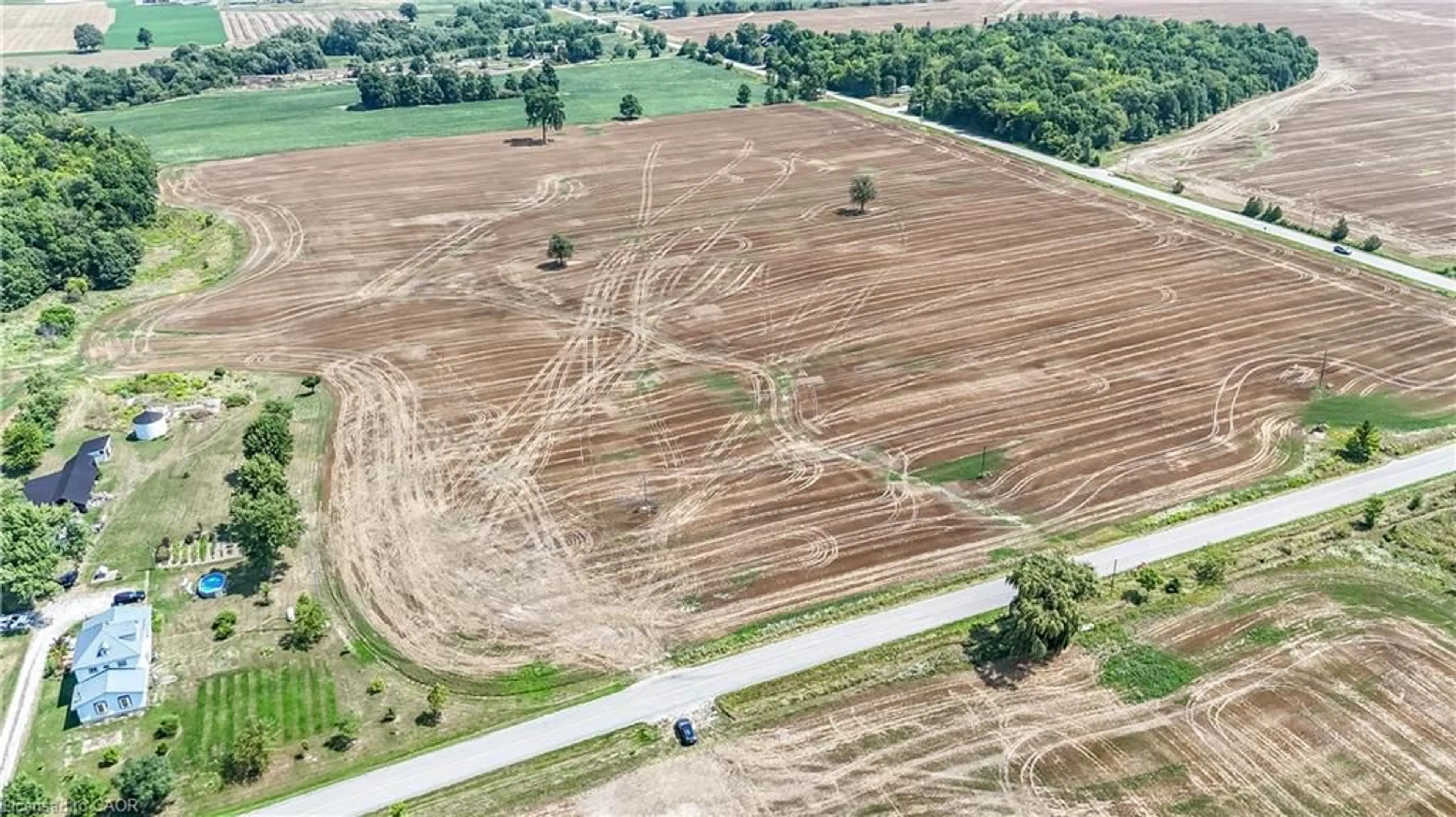 A pic from outside/outdoor area/front of a property/back of a property/a pic from drone, building for 304 Turnbull Rd, Canfield Ontario N0A 1C0
