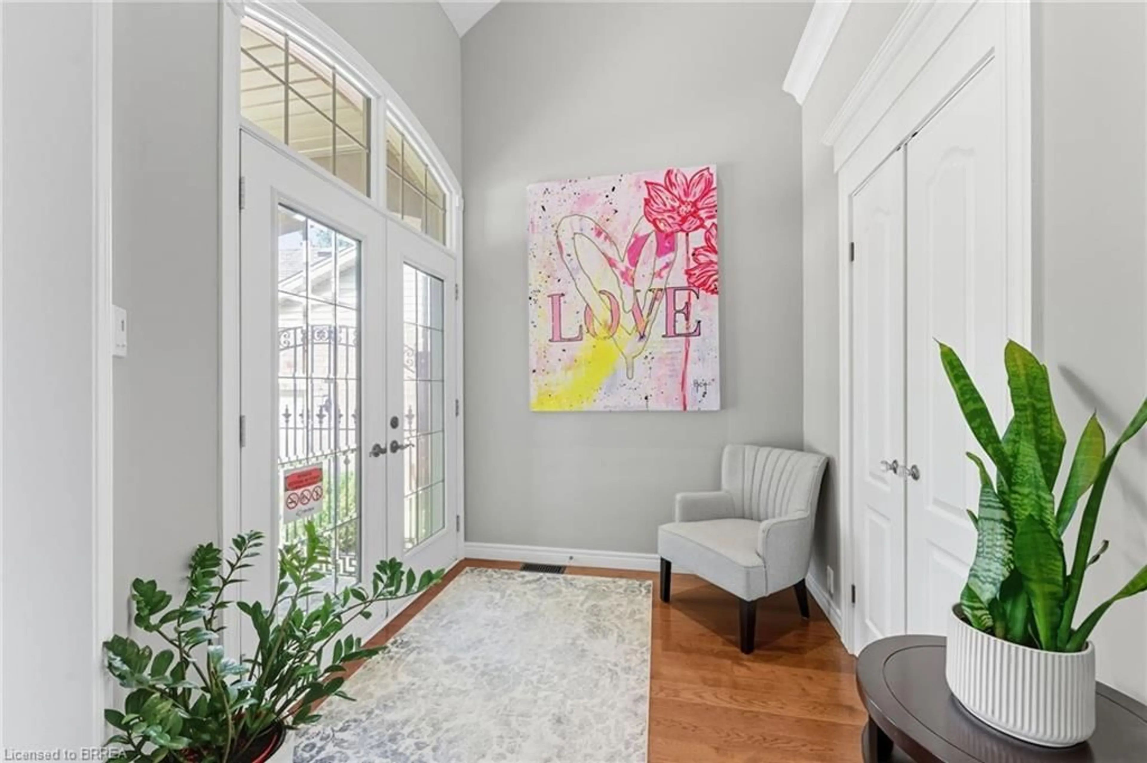 Indoor entryway for 20 Zavarella Crt, Paris Ontario N3L 4H3