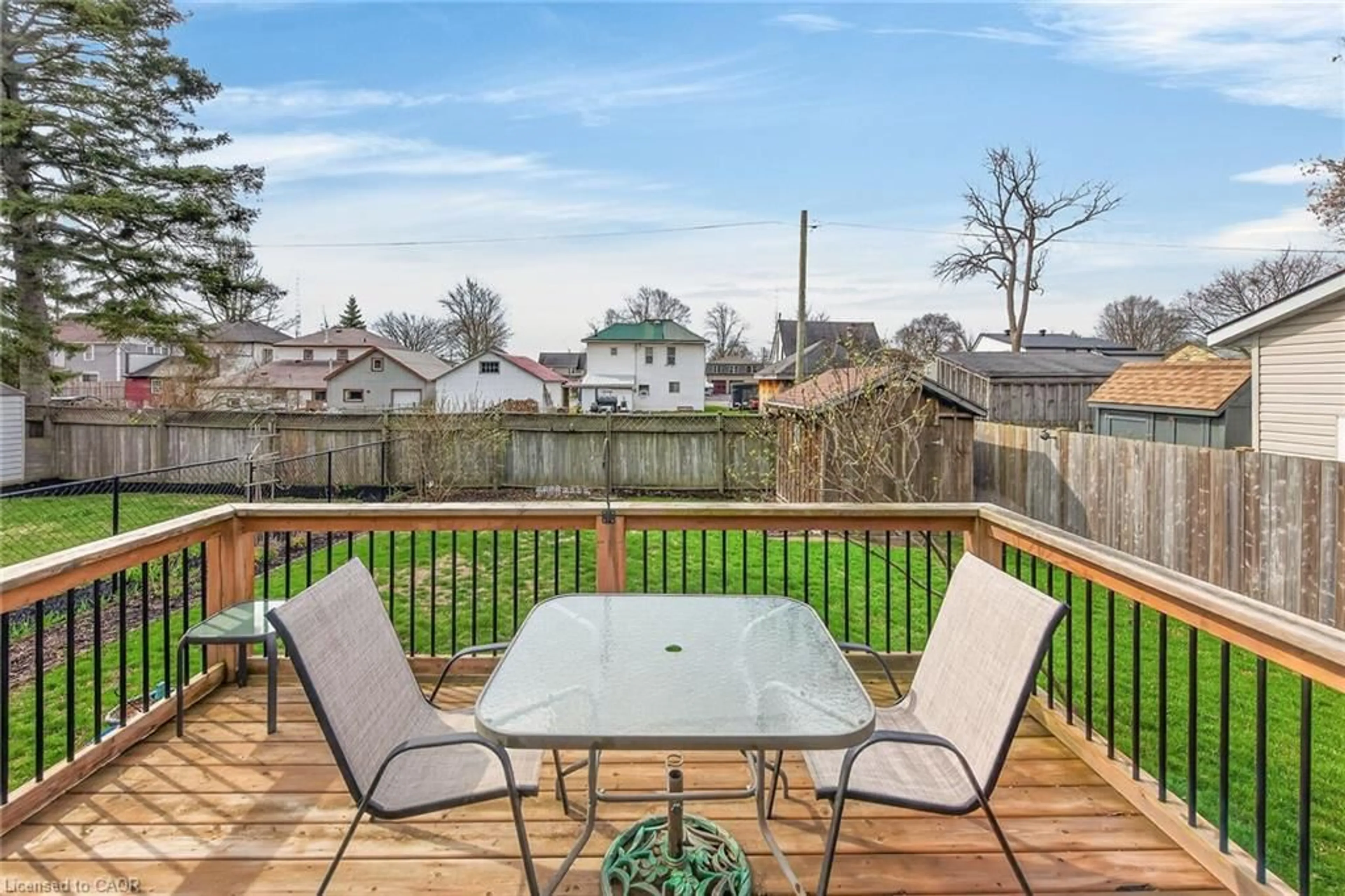 Patio, water/lake/river/ocean view for 536 Alder St, Dunnville Ontario N1A 1E6