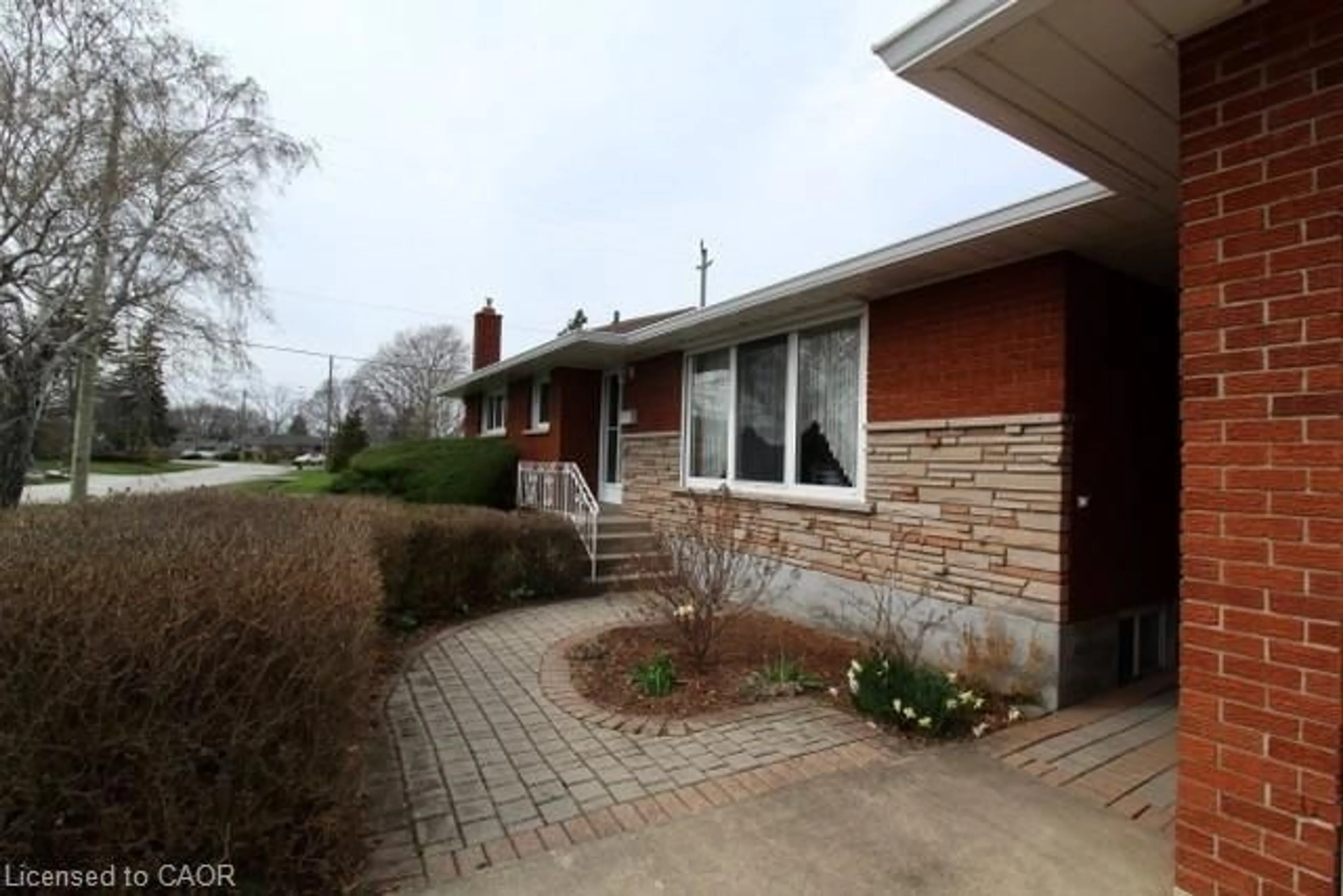 Home with brick exterior material, street for 12 Lorne Ave, Grimsby Ontario L3M 2H5
