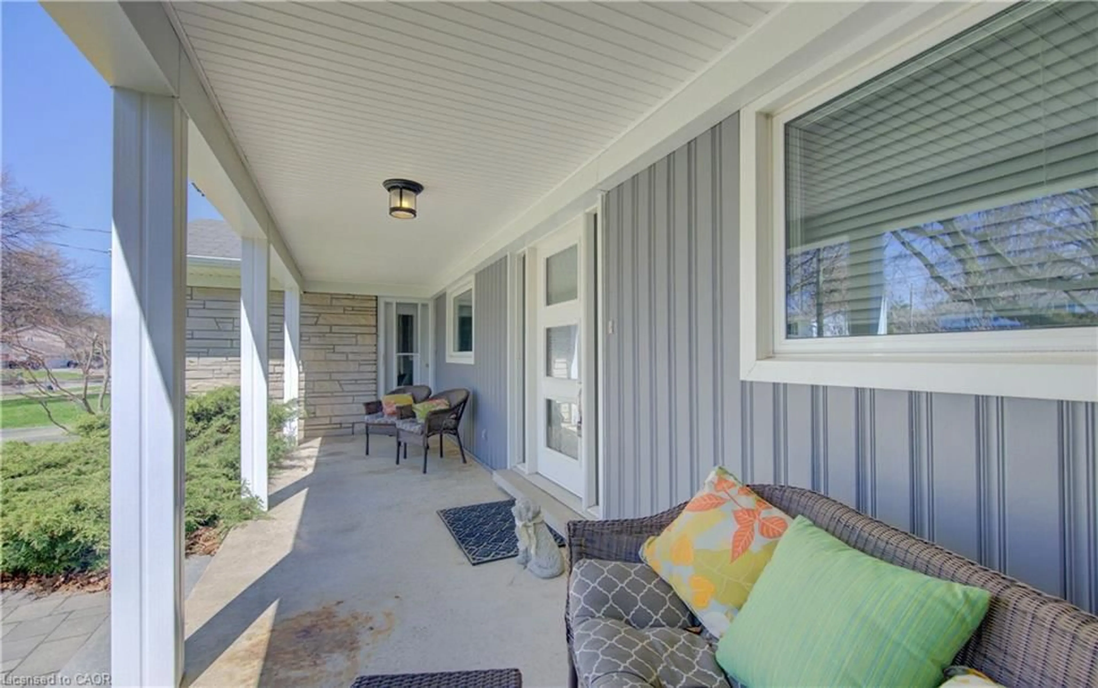 Patio, street for 182 Ripplewood Cres, Kitchener Ontario N2M 4R8