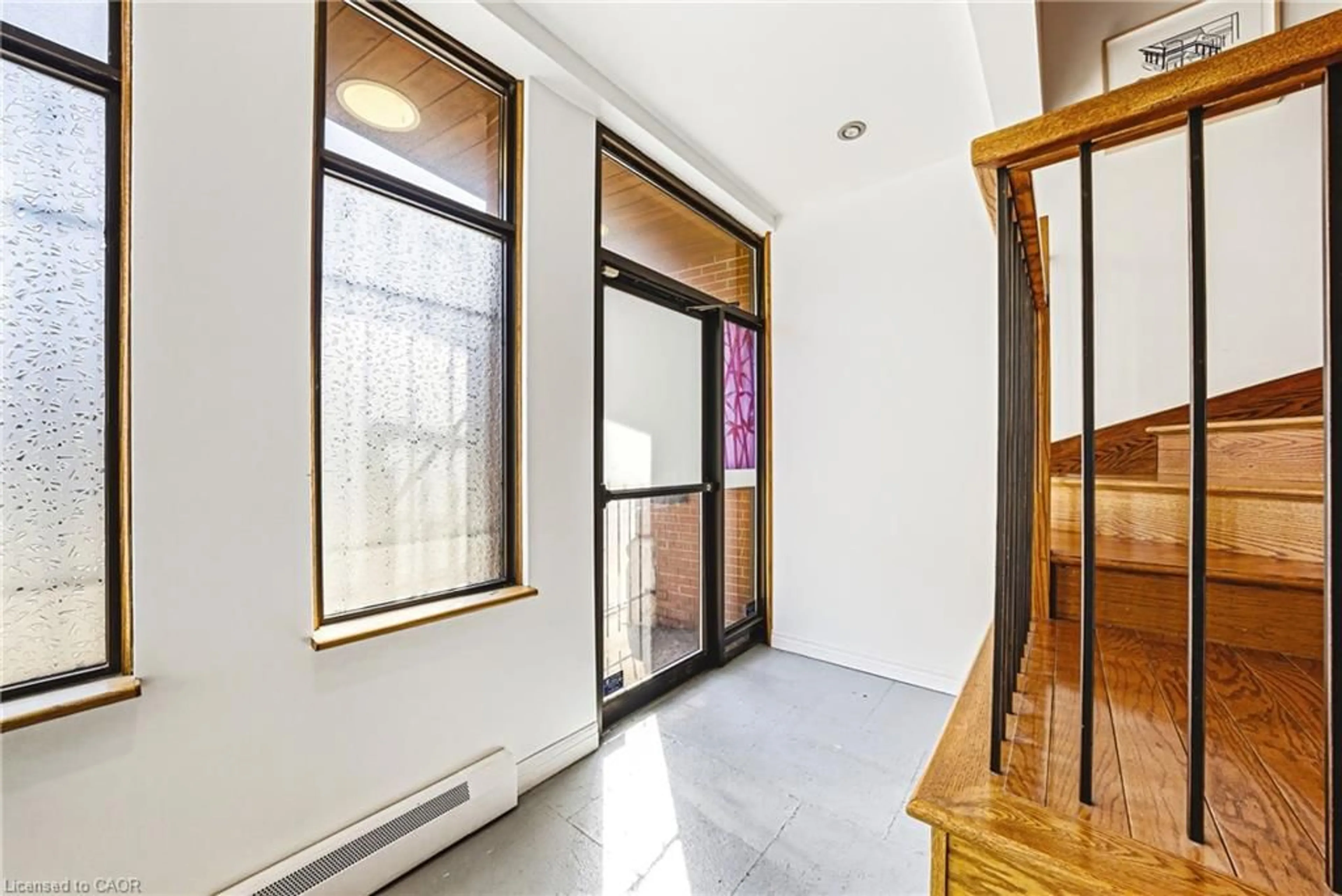 Indoor foyer for 593 & 595 King St, Hamilton Ontario L8N 1E4