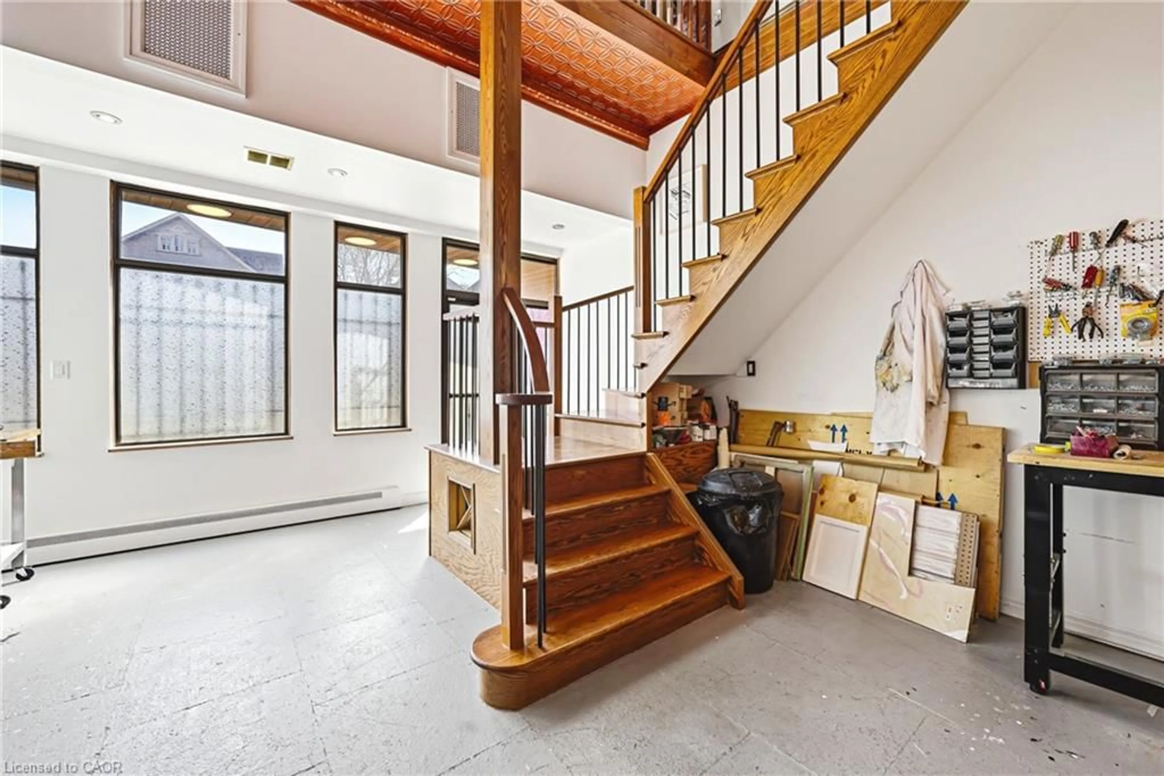 Indoor foyer for 593 & 595 King St, Hamilton Ontario L8N 1E4