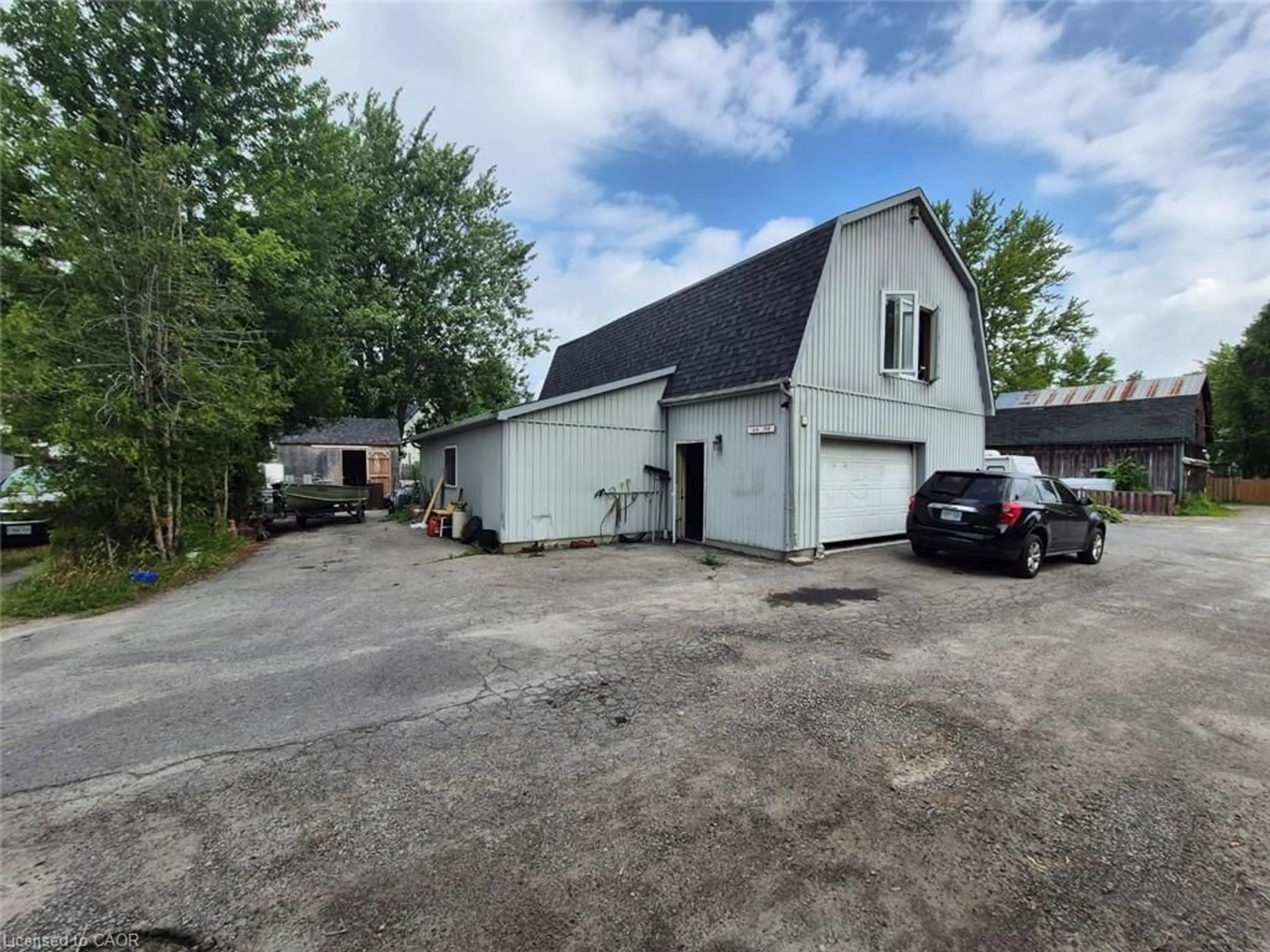 A pic from outside/outdoor area/front of a property/back of a property/a pic from drone, street for 713 Cedar St, Dunnville Ontario N1A 2J9
