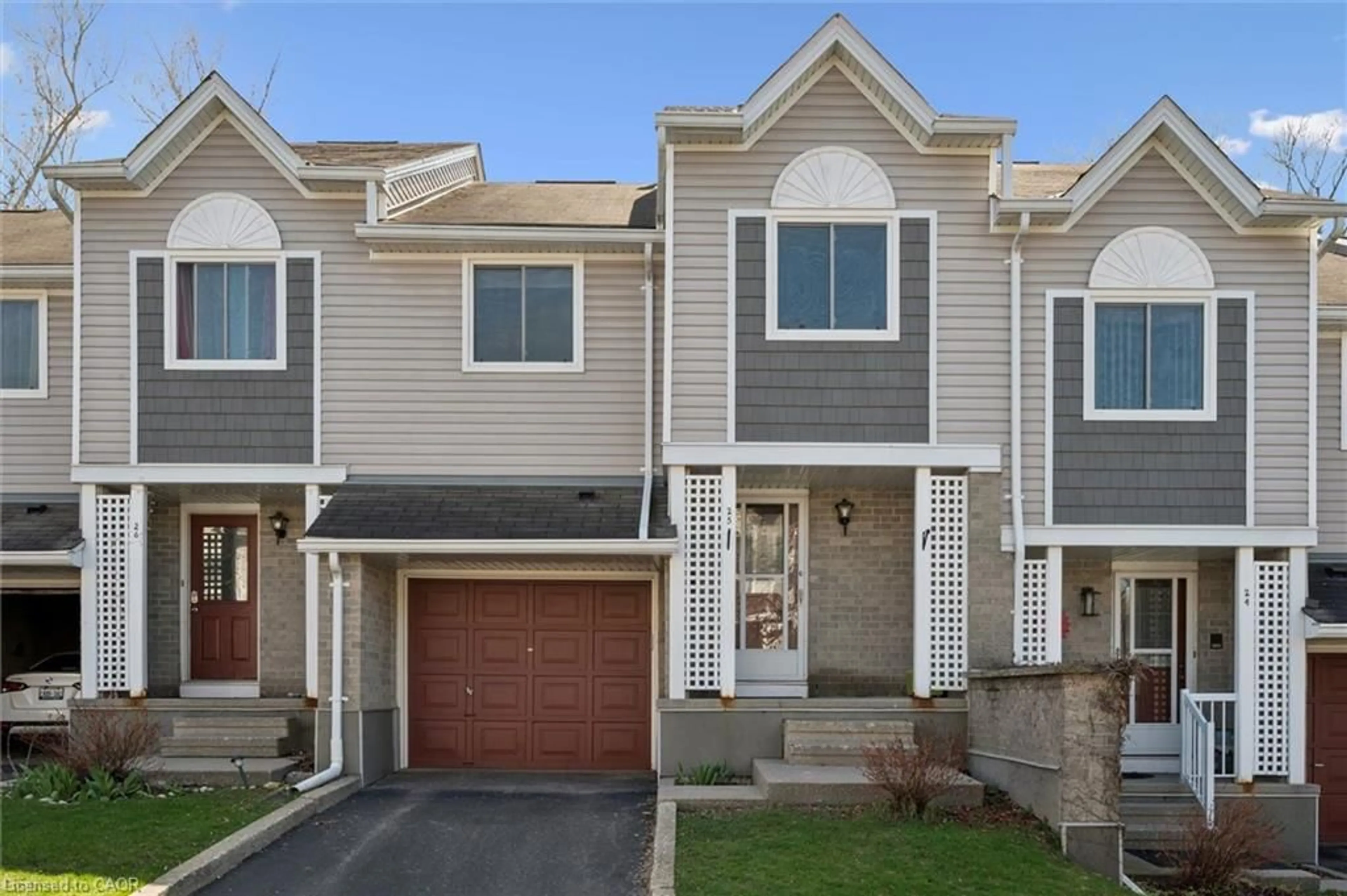 Home with vinyl exterior material, street for 365 Pioneer Dr #25, Kitchener Ontario N2P 2A6
