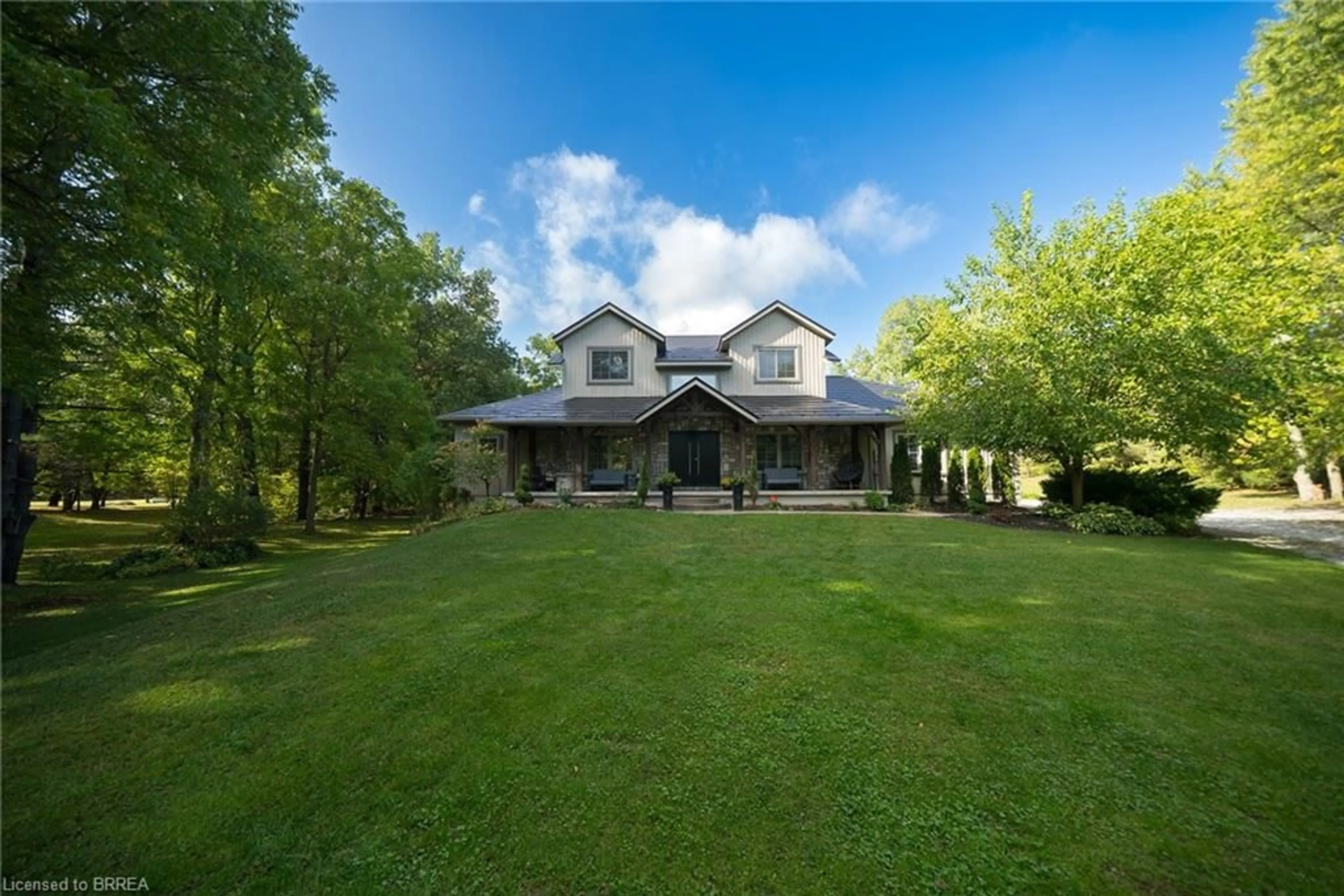 A pic from outside/outdoor area/front of a property/back of a property/a pic from drone, building for 9 Michael's Lane, Tillsonburg Ontario N4G 4G9