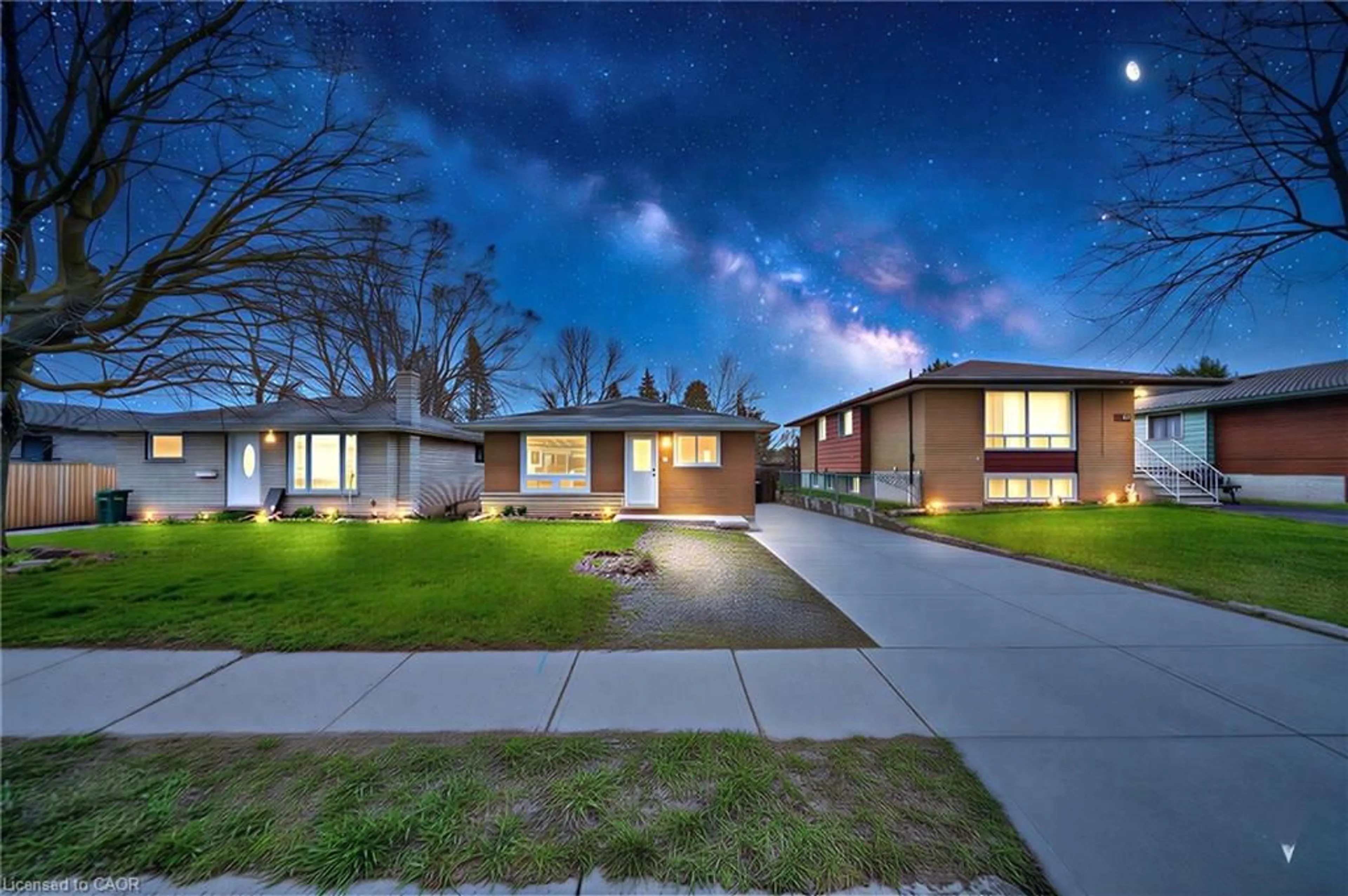 Home with brick exterior material, street for 46 Elmwood Ave, Cambridge Ontario N1R 4Y2