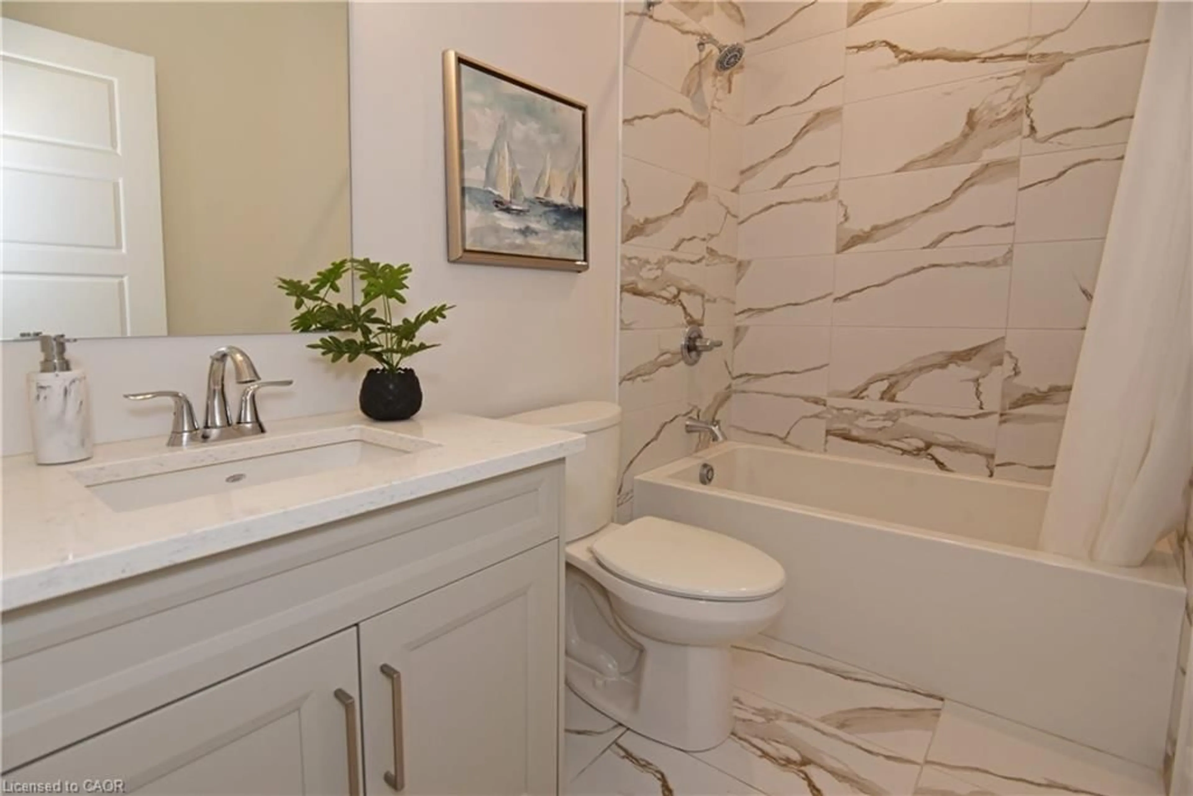 Contemporary bathroom, ceramic/tile floor for 403 Breakwater Blvd, Port Stanley Ontario N5L 0B5
