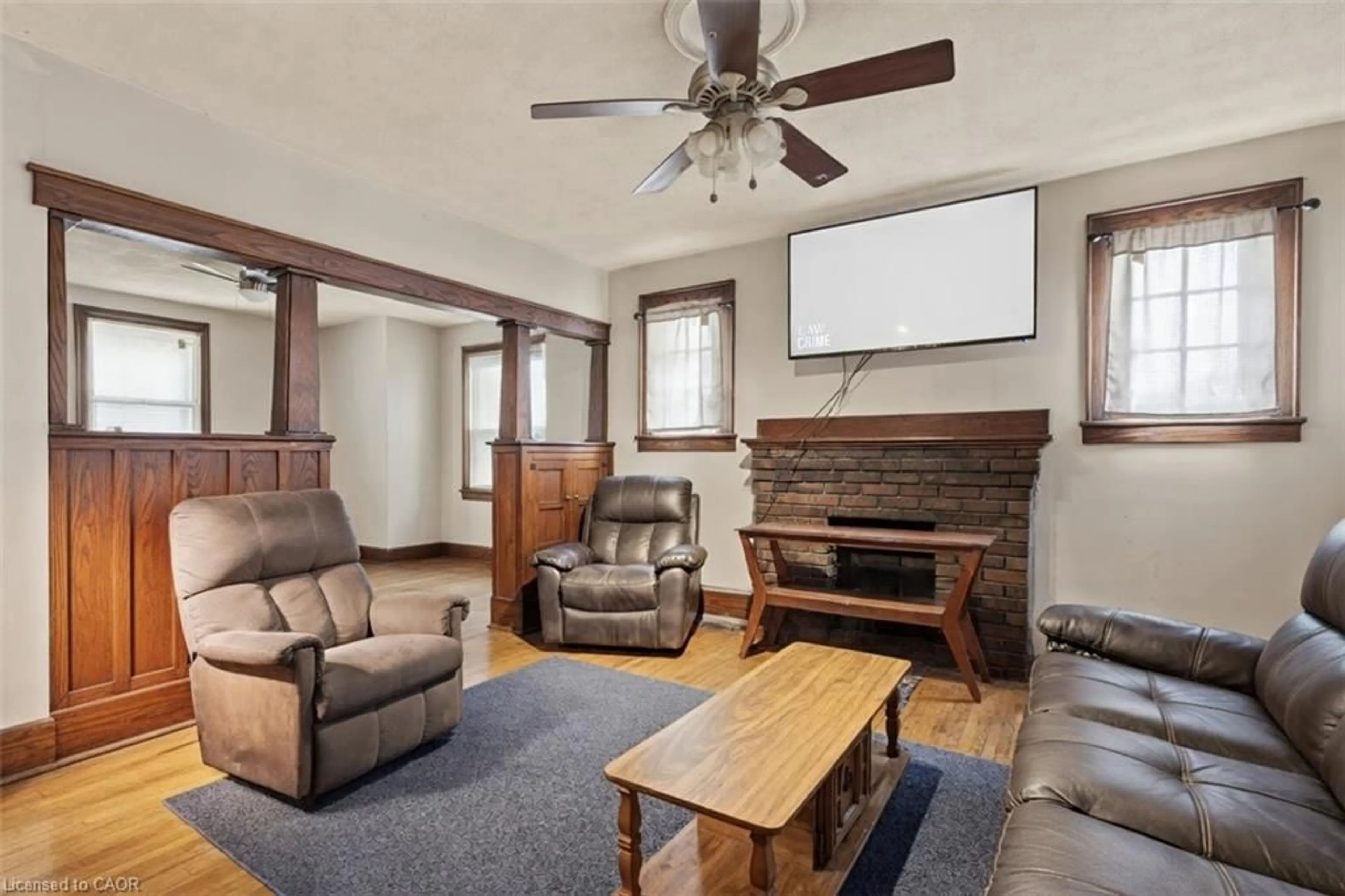 Living room with furniture, unknown for 142 Stanley St, Simcoe Ontario N3Y 1M7