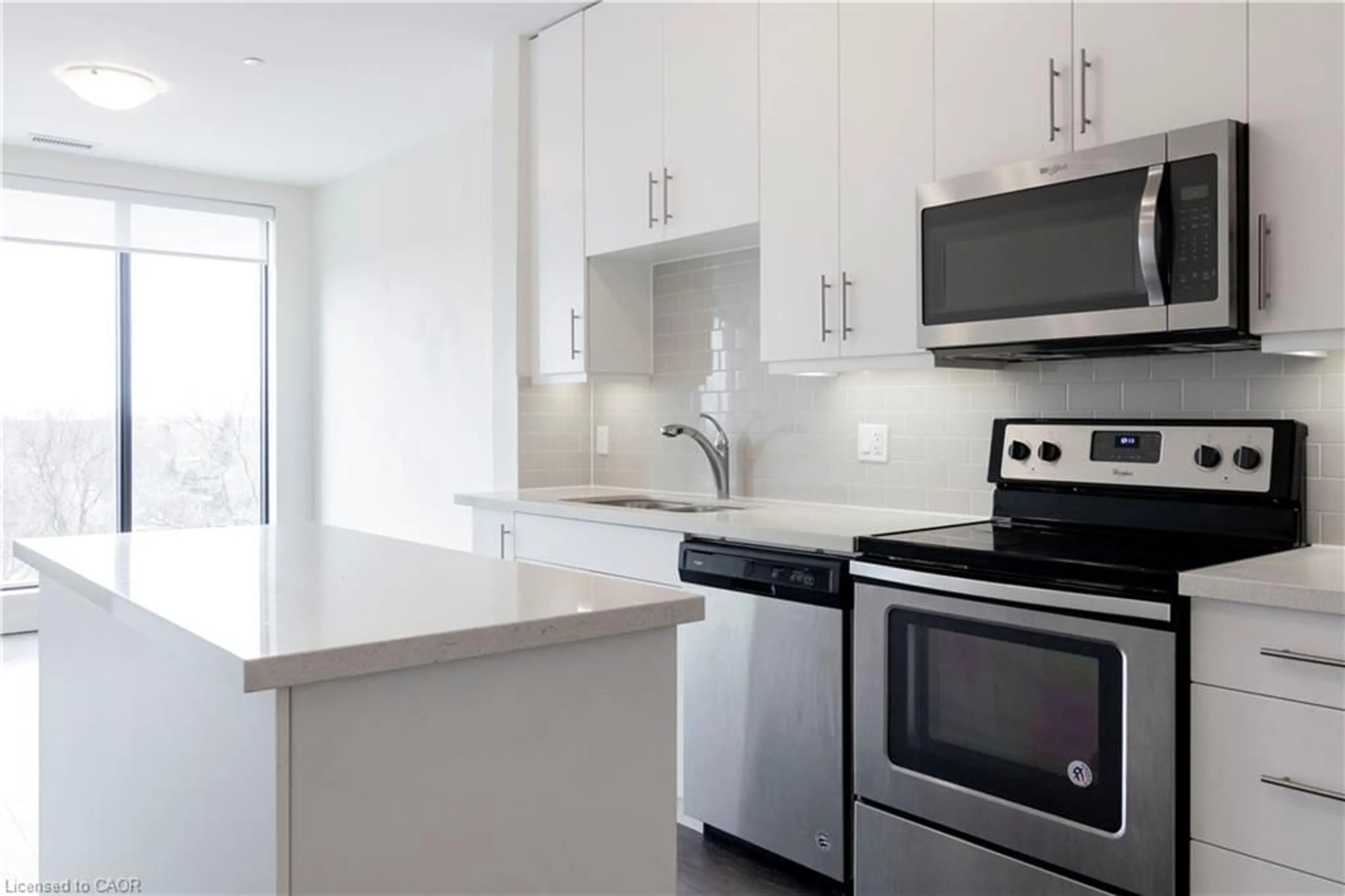 Standard kitchen, unknown for 690 King St #514, Kitchener Ontario N2H 5L8