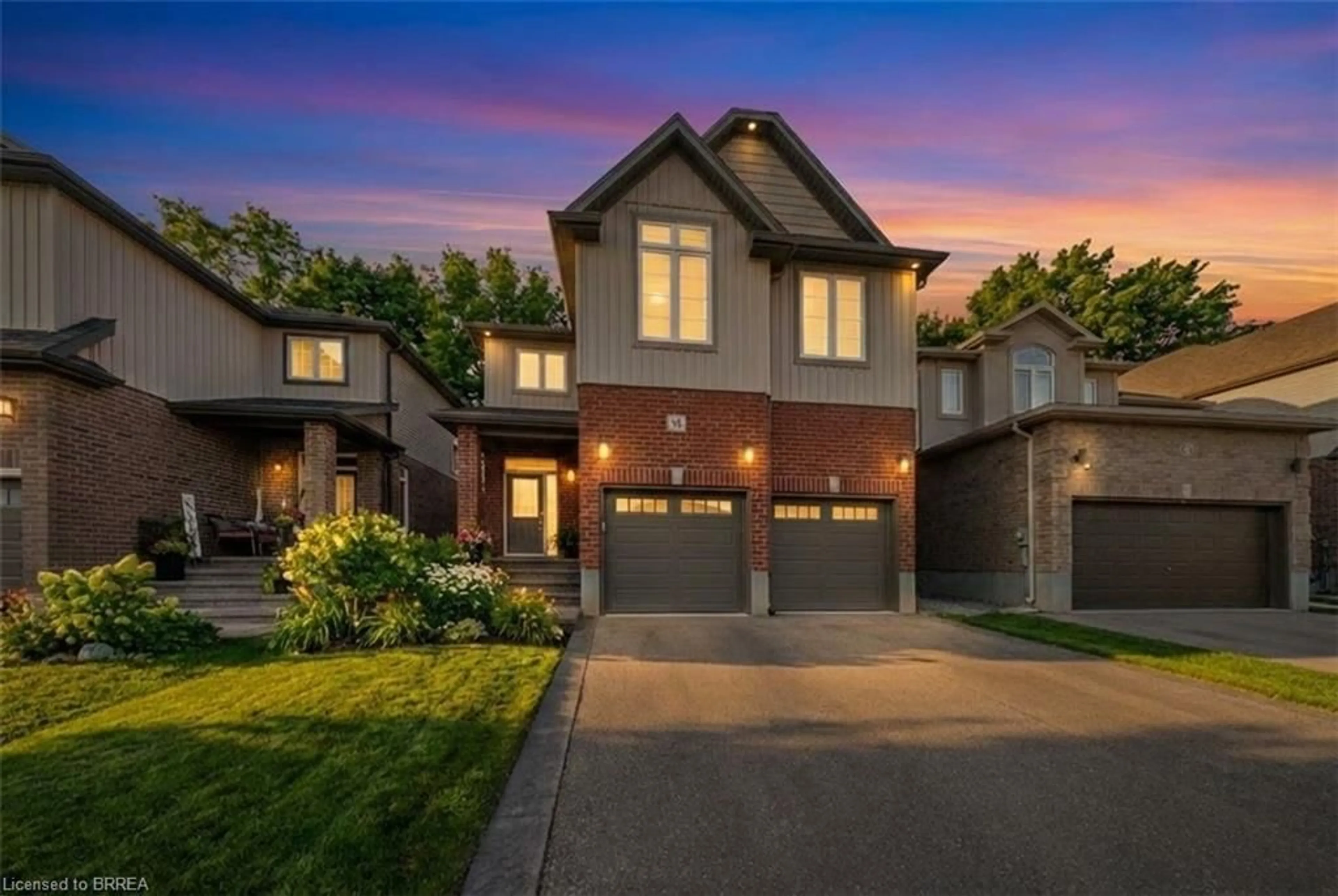 Home with brick exterior material, street for 32 Arlington Pky, Paris Ontario N3L 0G2