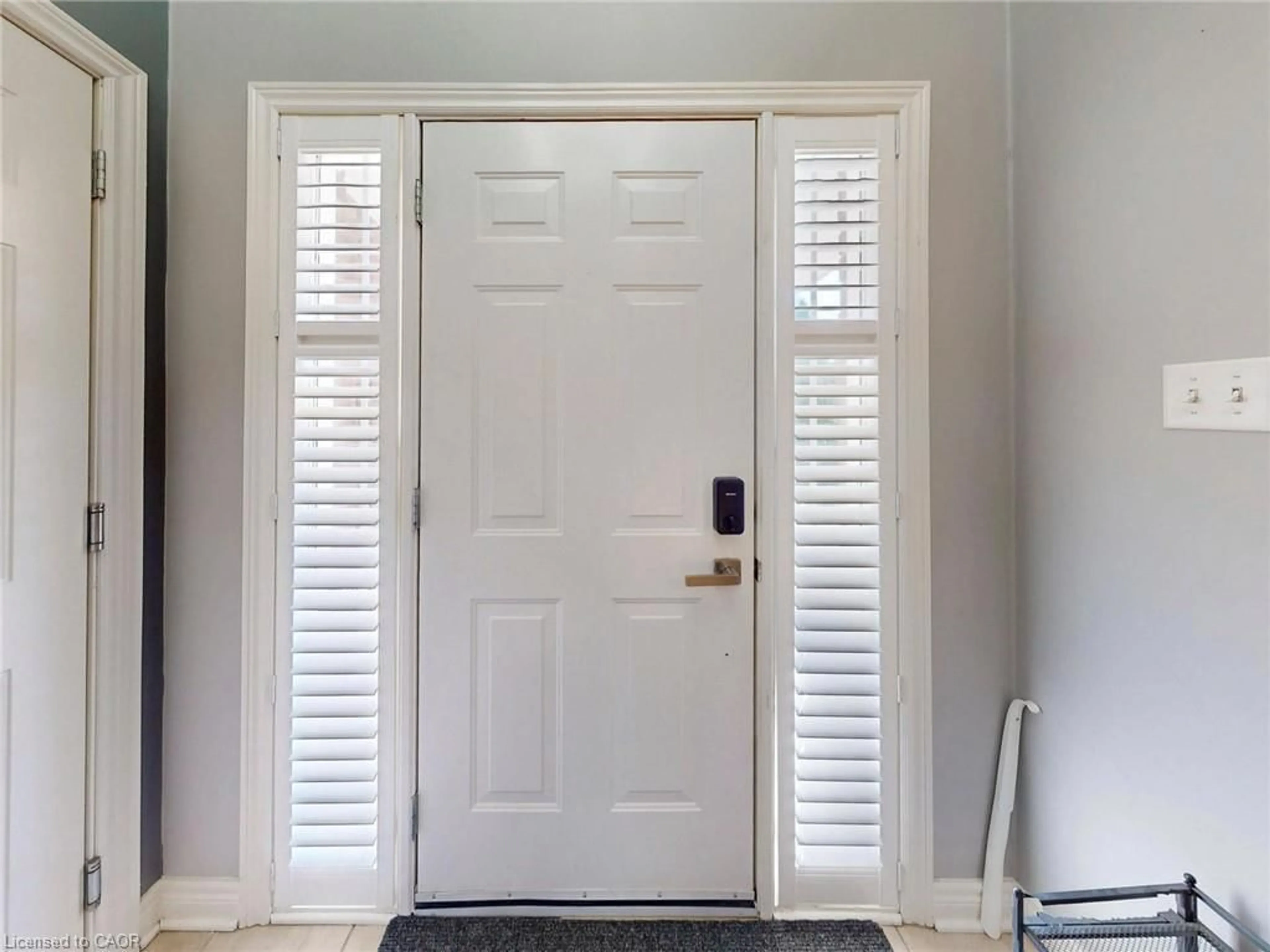 Indoor entryway for 14 Bianca Dr, Niagara-on-the-Lake Ontario L0S 1T0