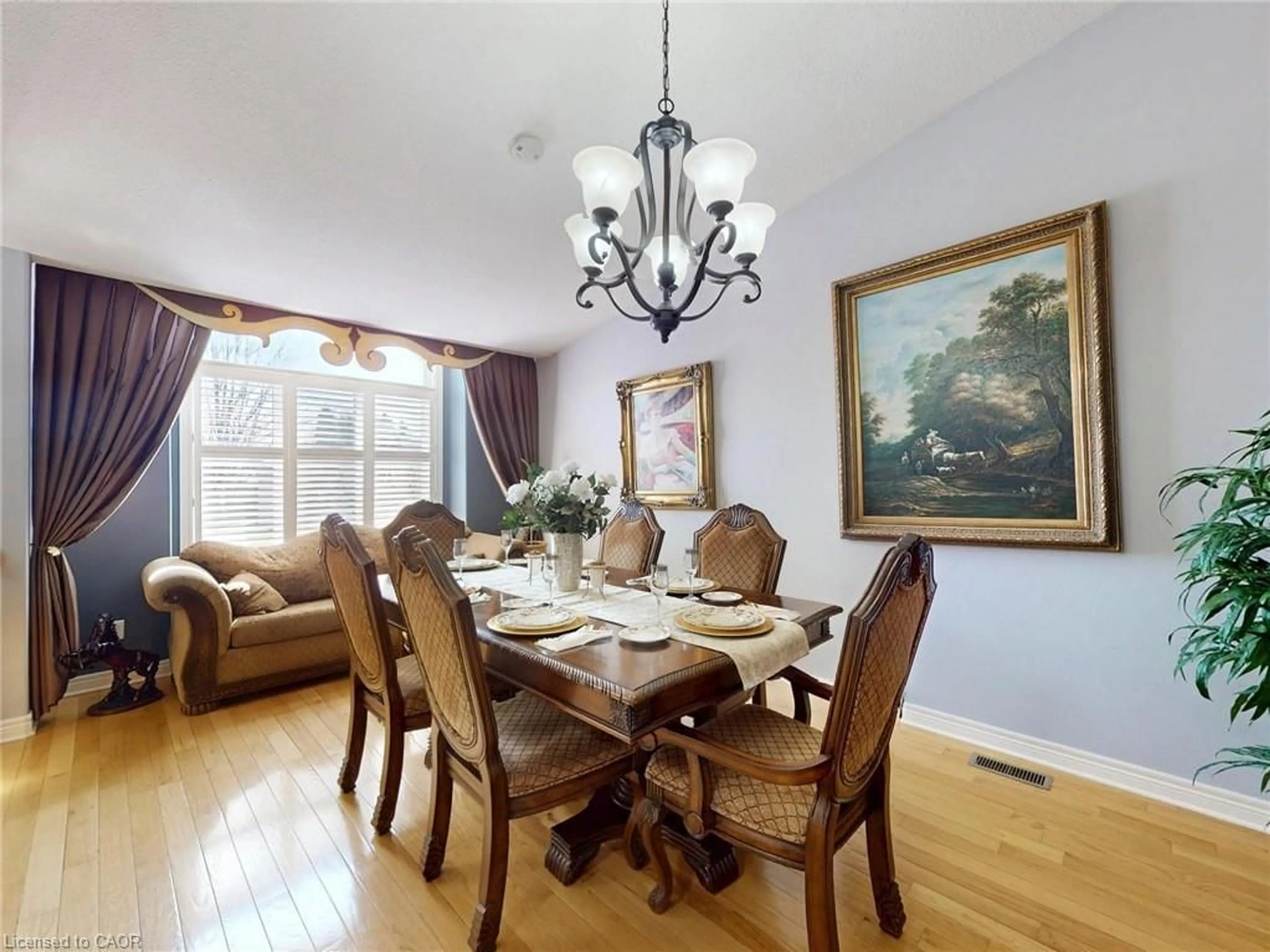 Dining room, wood/laminate floor for 14 Bianca Dr, Niagara-on-the-Lake Ontario L0S 1T0