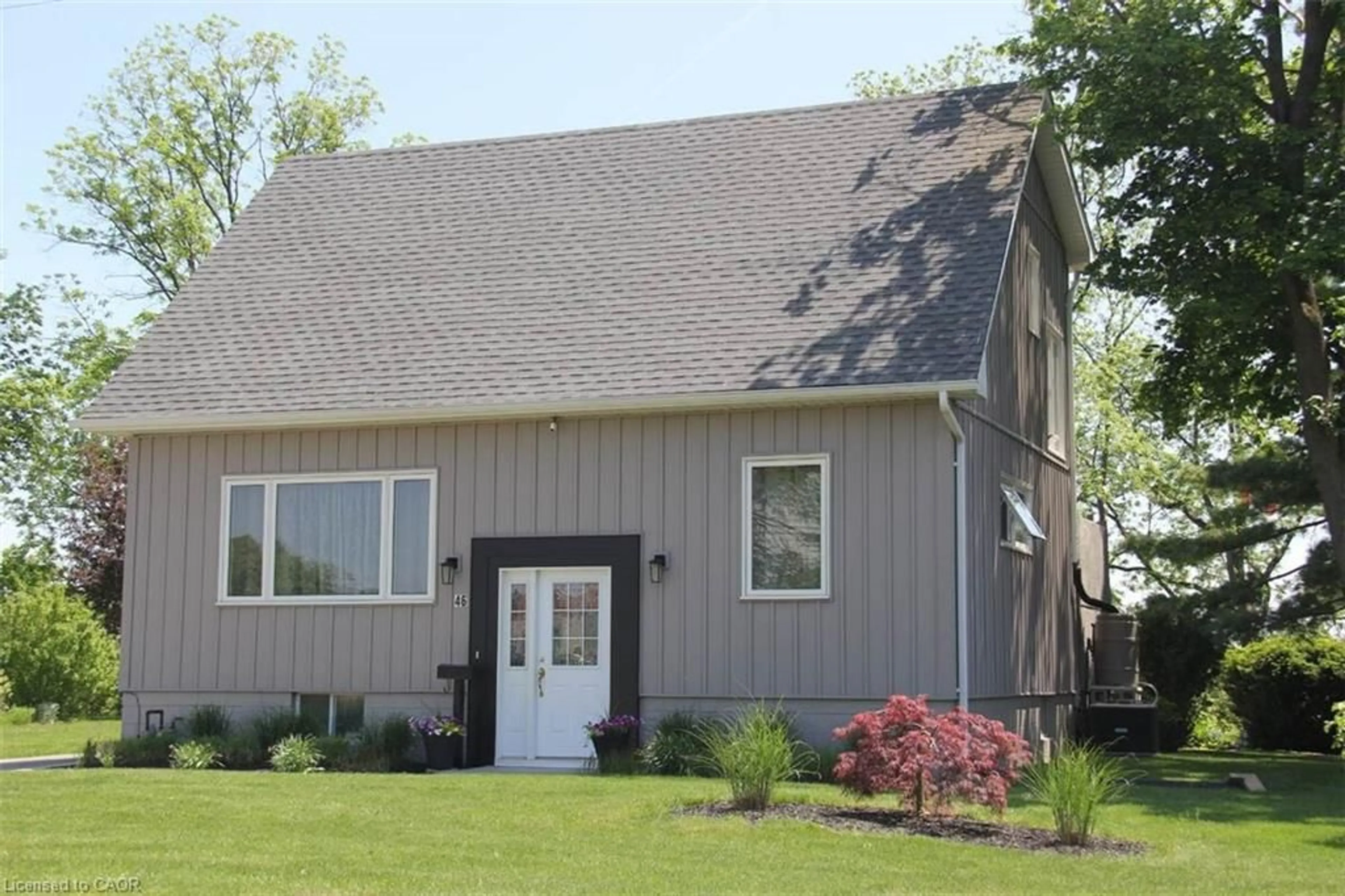 Home with vinyl exterior material, unknown for 46 Clara Cres, Brantford Ontario N3S 7E1