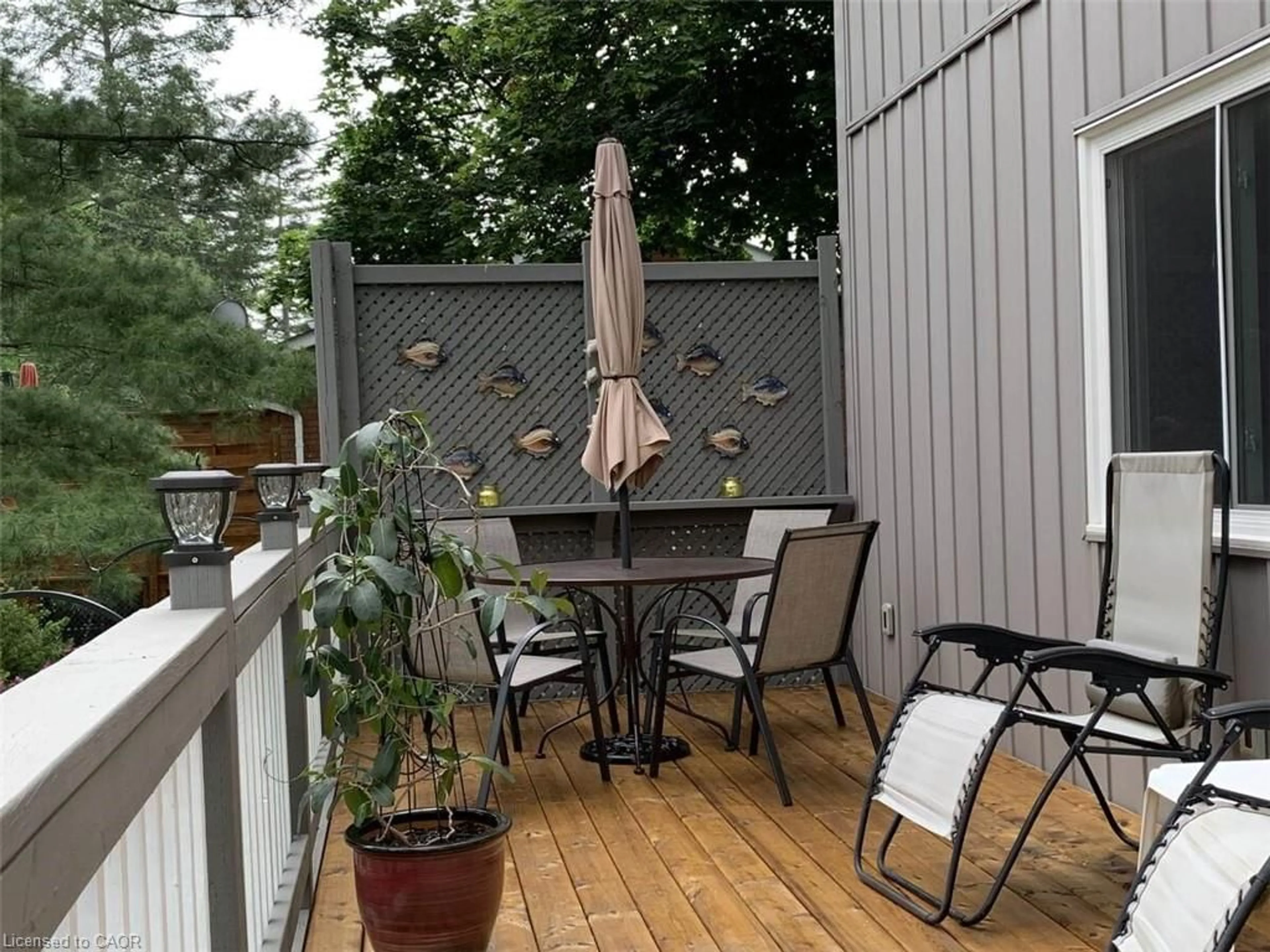 Patio, street for 46 Clara Cres, Brantford Ontario N3S 7E1