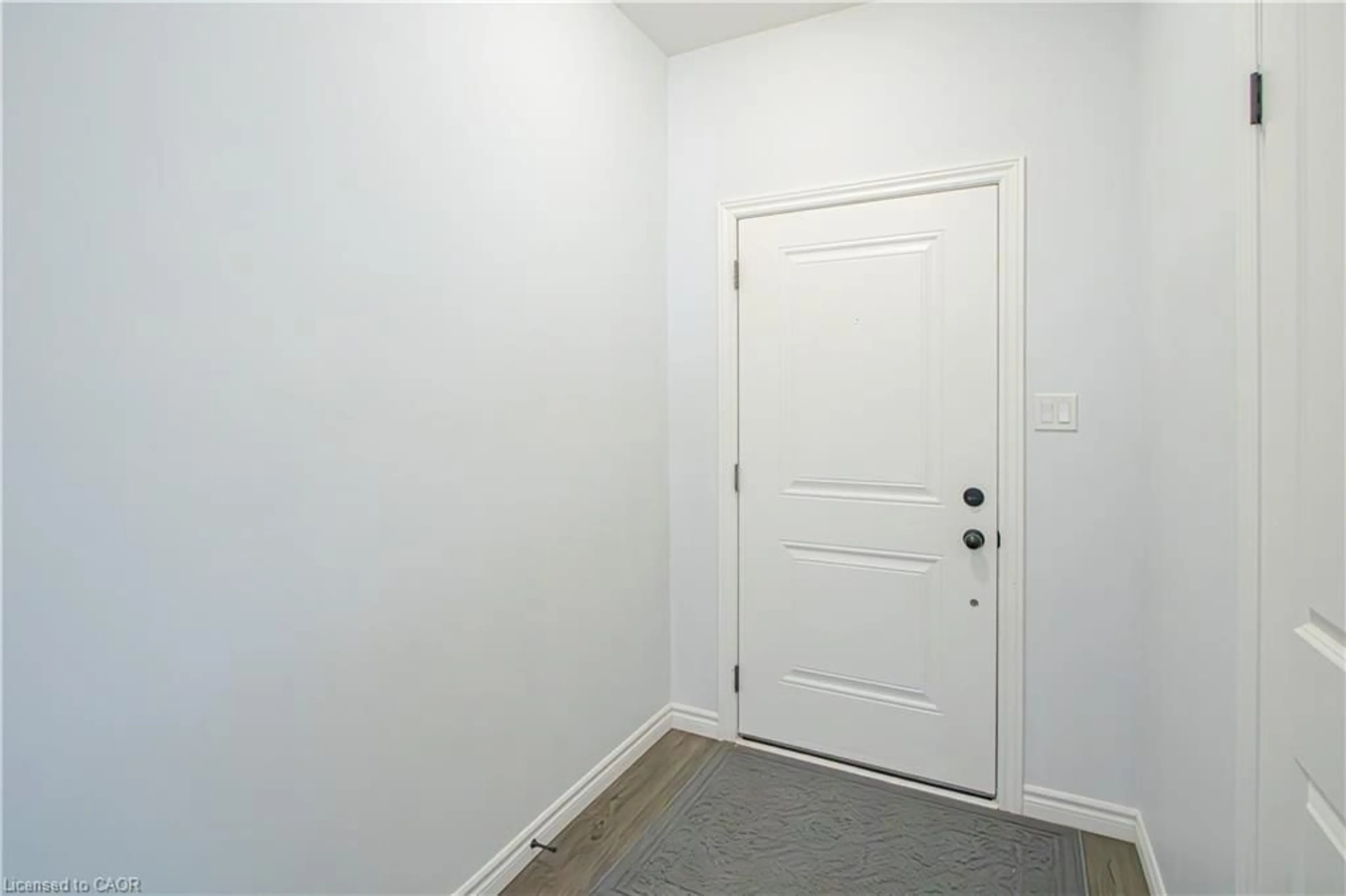Indoor entryway for 274 Middletown Ave, London Ontario N6L 0E9