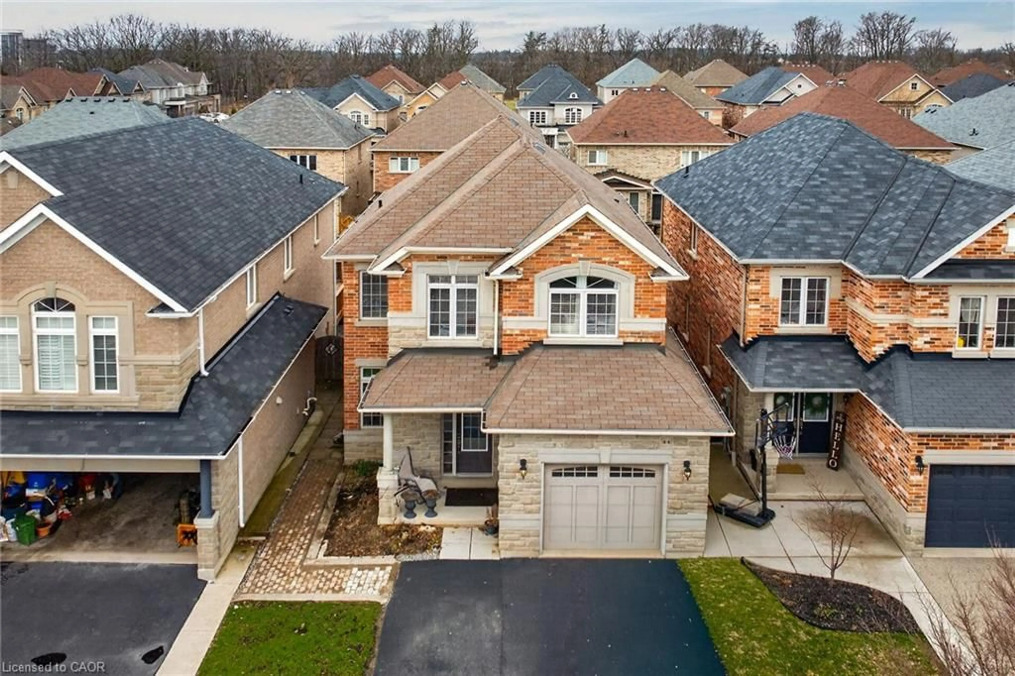 A pic from outside/outdoor area/front of a property/back of a property/a pic from drone, street for 44 Matteo Trail, Hamilton Ontario L9B 0E6