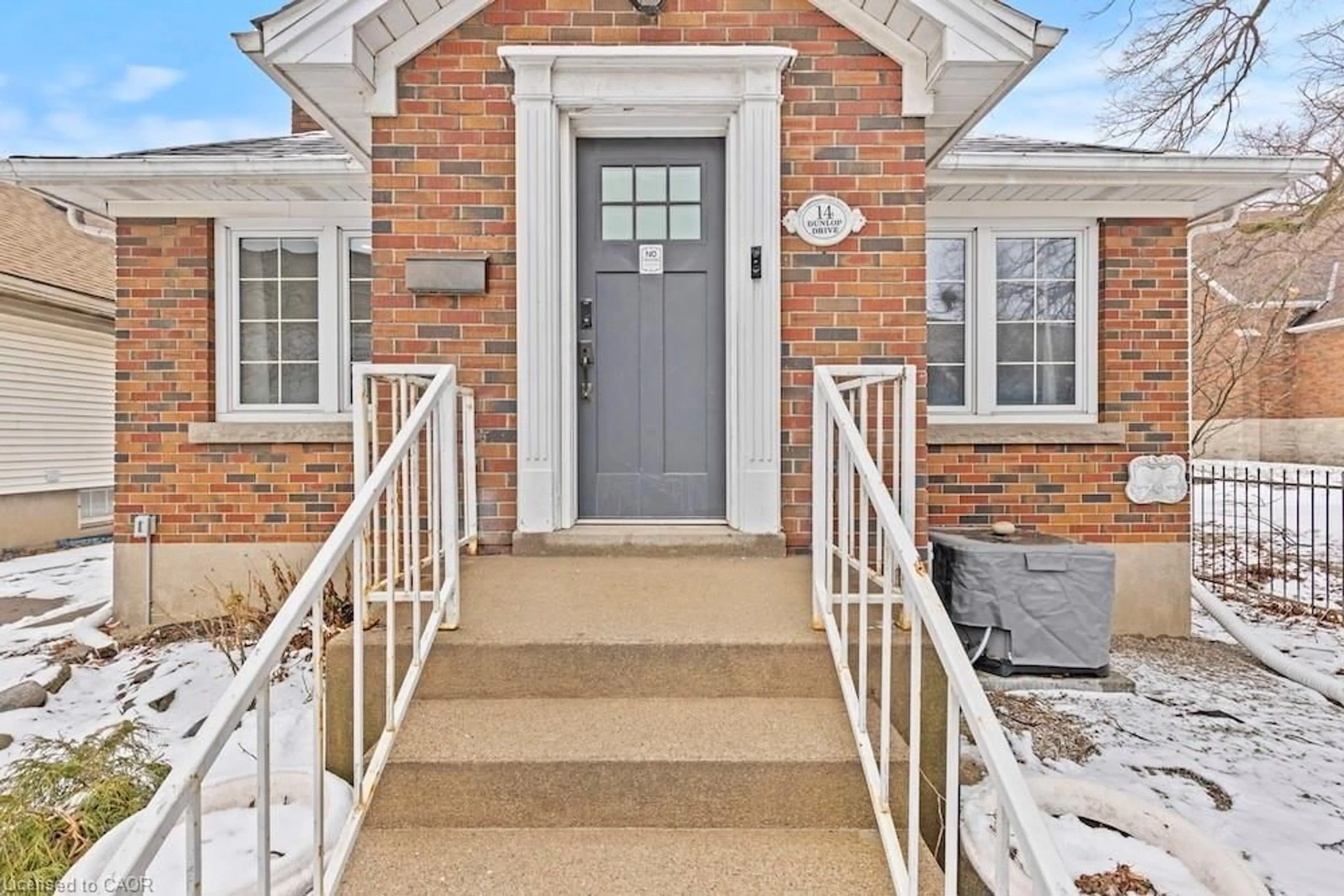 Unknown for 14 Dunlop Dr, St. Catharines Ontario L2R 1A3