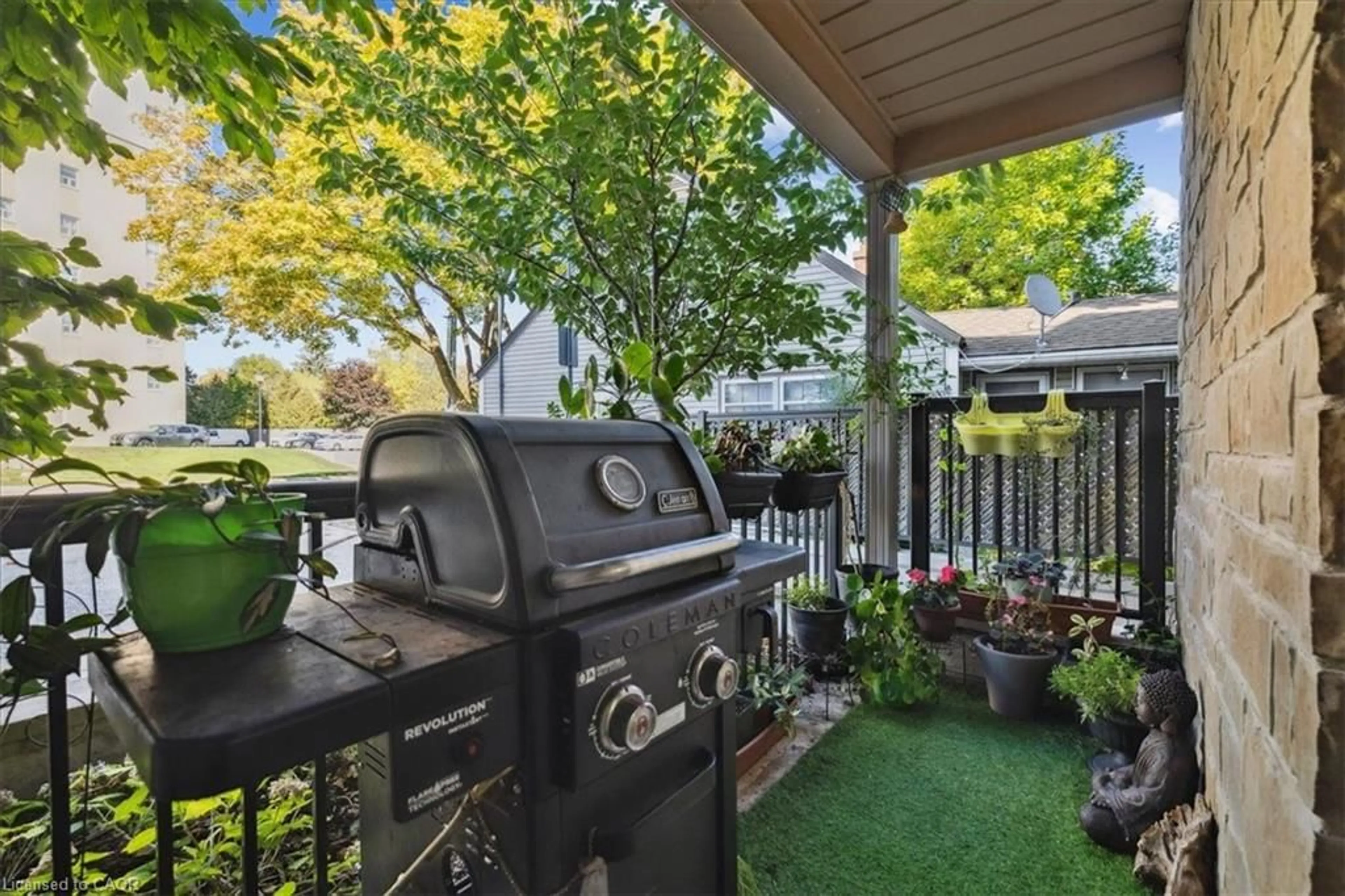 Patio, street for 70 Stewart St #102, Oakville Ontario L6K 1X5