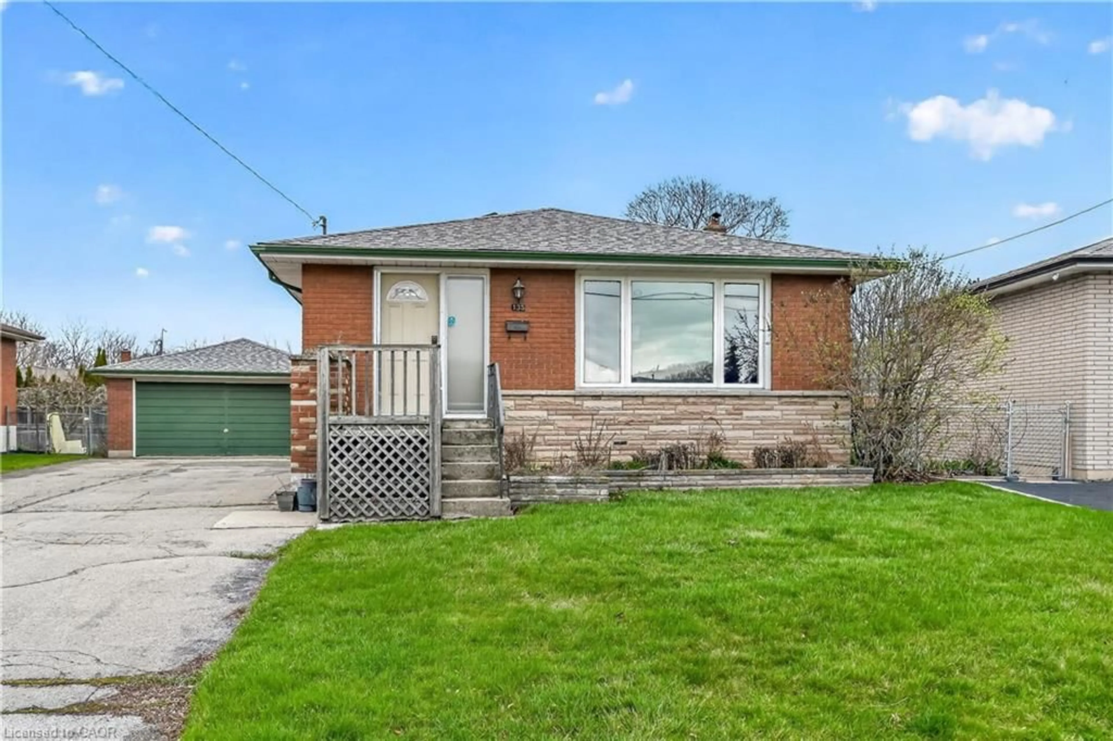 Unknown for 135 Nugent Dr, Hamilton Ontario L8H 2N3