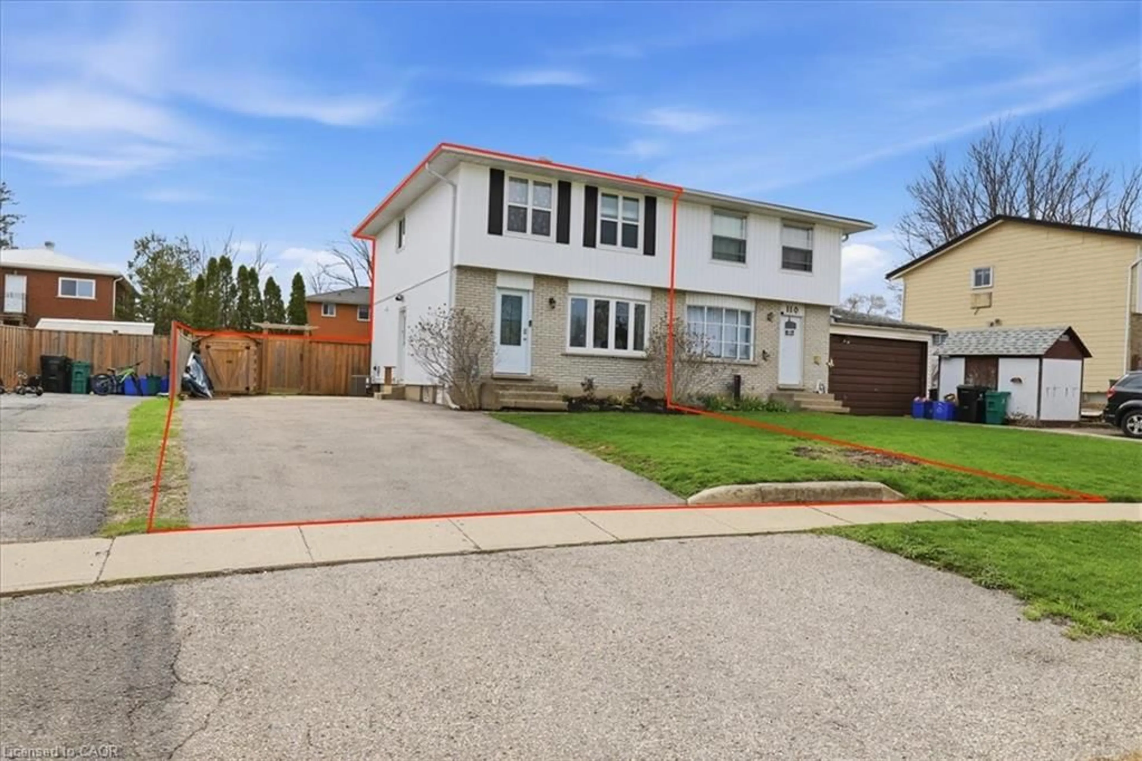 A pic from outside/outdoor area/front of a property/back of a property/a pic from drone, street for 108 Astor Cres, New Hamburg Ontario N3A 2B9