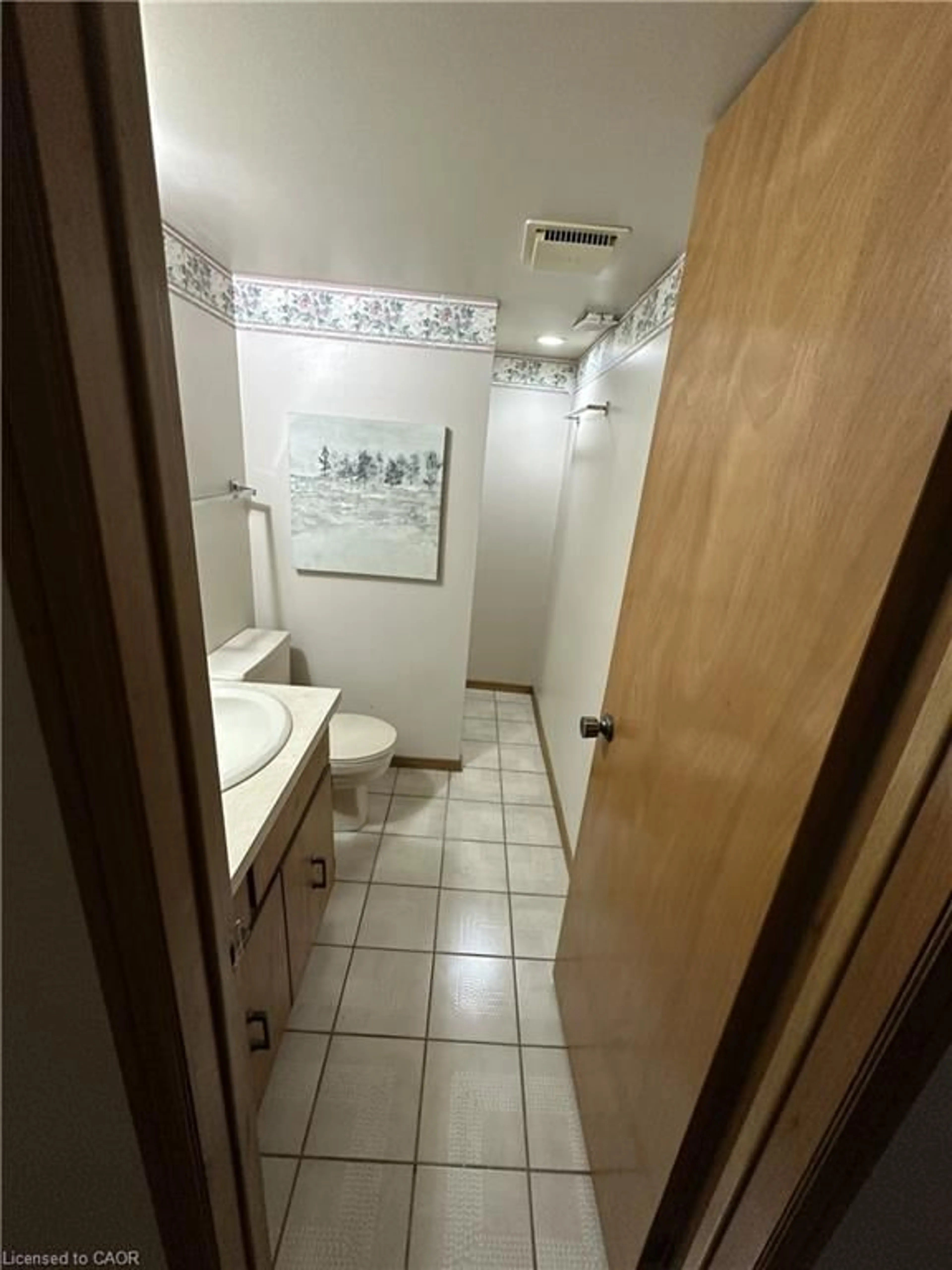 Standard bathroom, unknown for 70 Bechtel Dr, Kitchener Ontario N2P 1S8