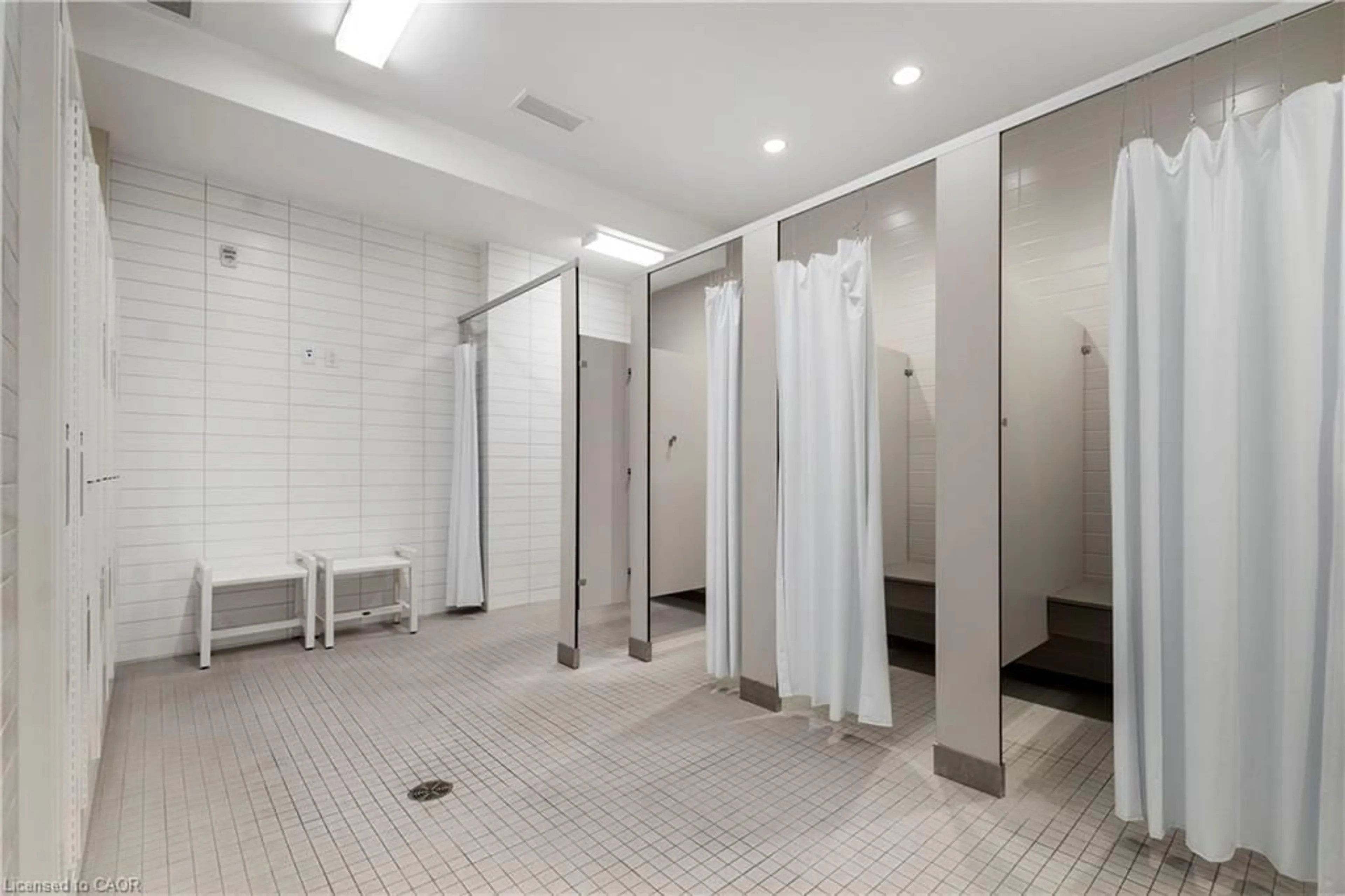 Standard bathroom, unknown for 10 Bishop Ryan Way, Hamilton Ontario L9B 2L8