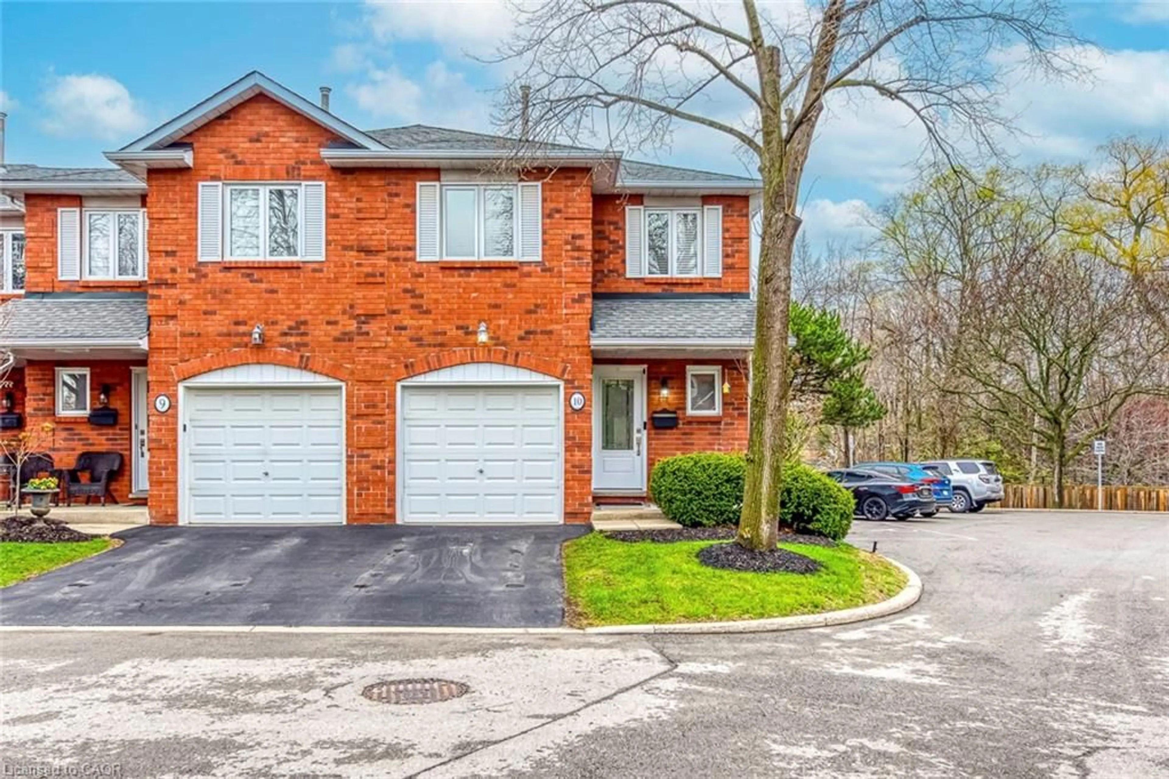Home with brick exterior material, street for 3115 New St #10, Burlington Ontario L7N 3T5