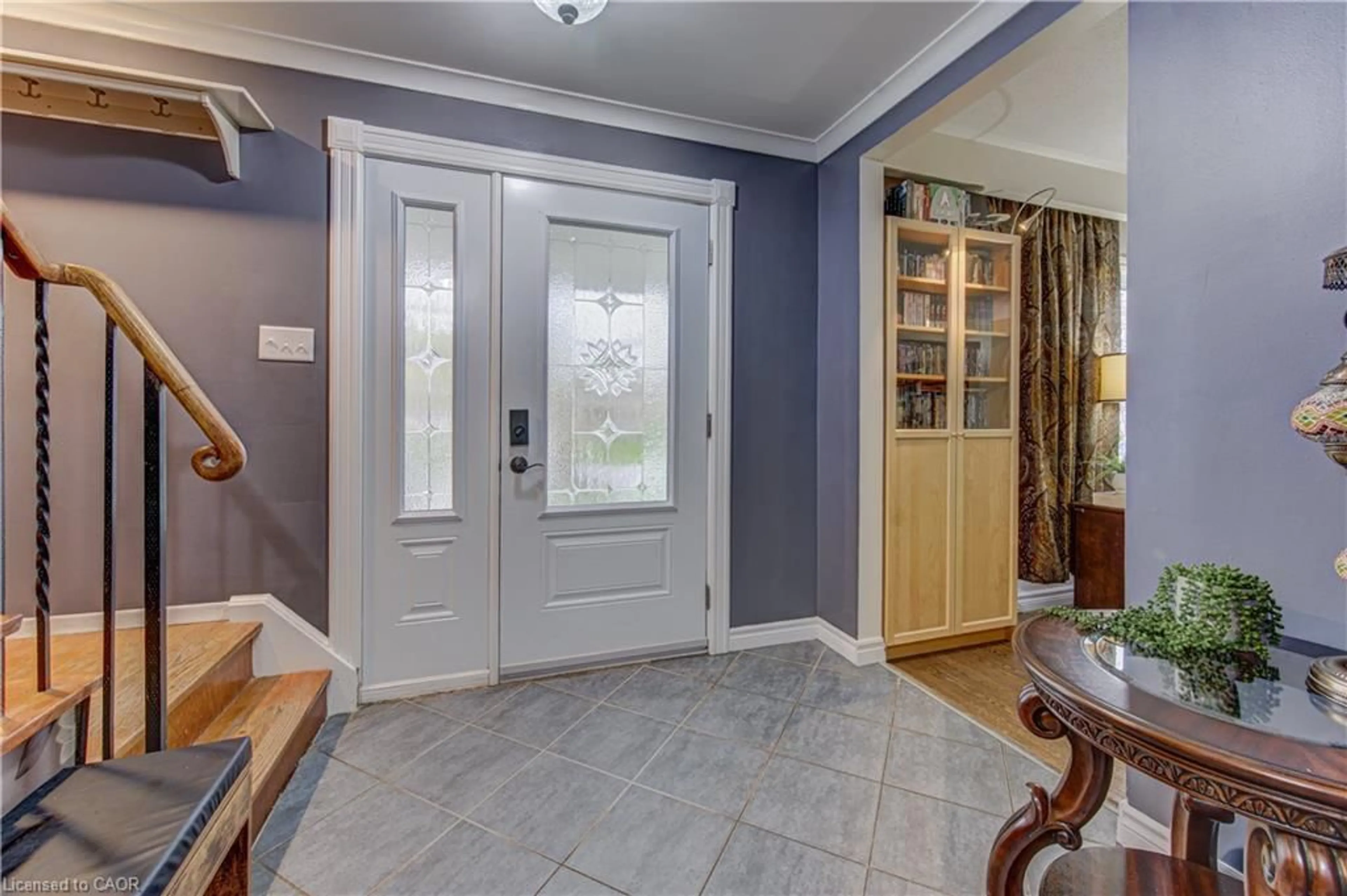 Indoor entryway for 376 Willow St, Stratford Ontario N5A 3B7