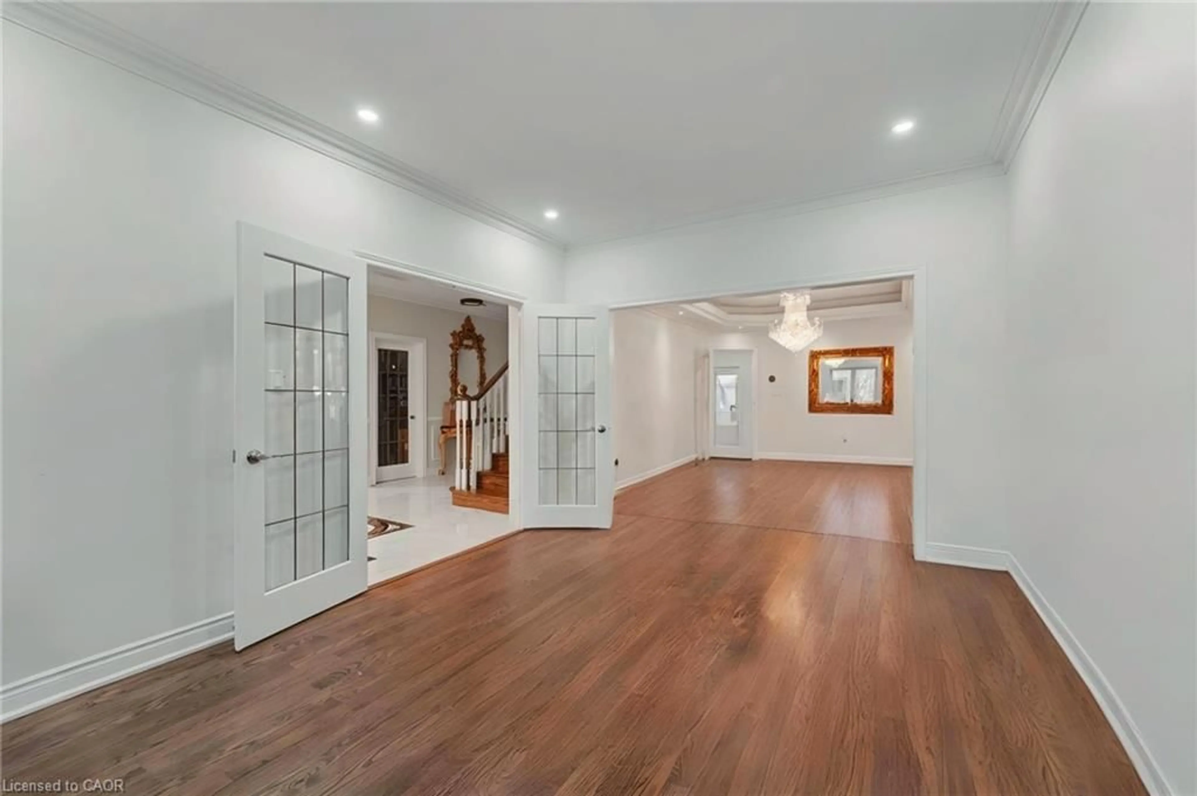 Indoor foyer for 717 Vaughan Mills Rd, Woodbridge Ontario L4H 1H6