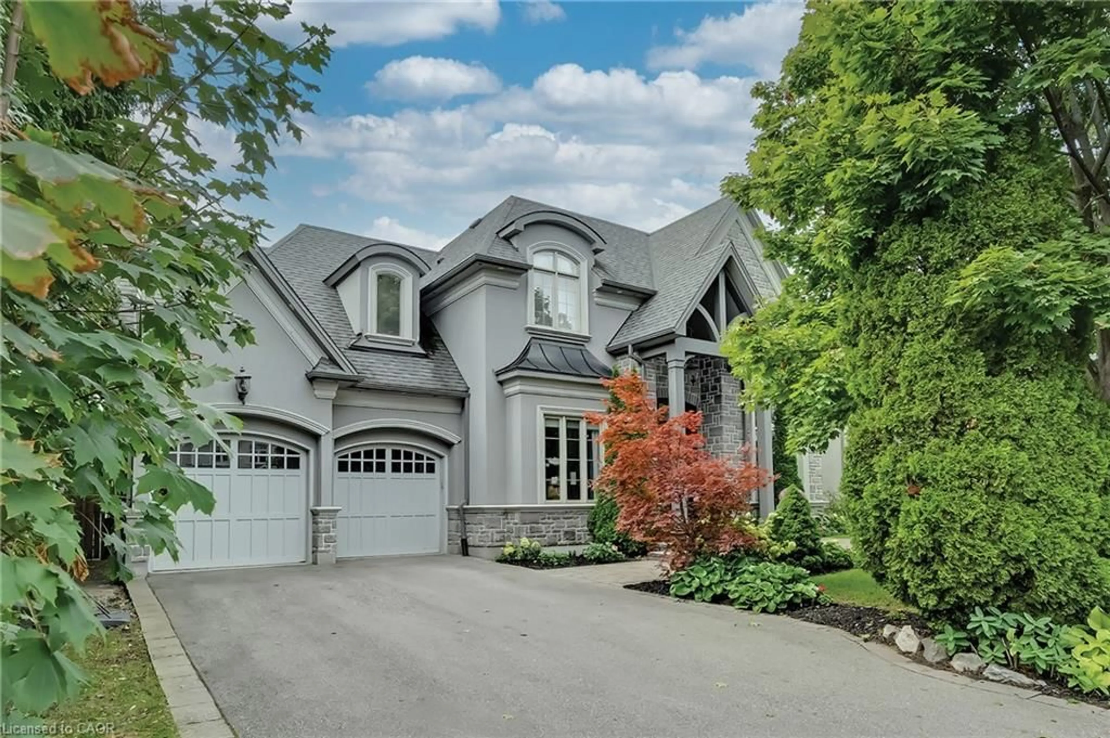 Home with brick exterior material, street for 594 Maplehurst Ave, Oakville Ontario L6L 4Z1