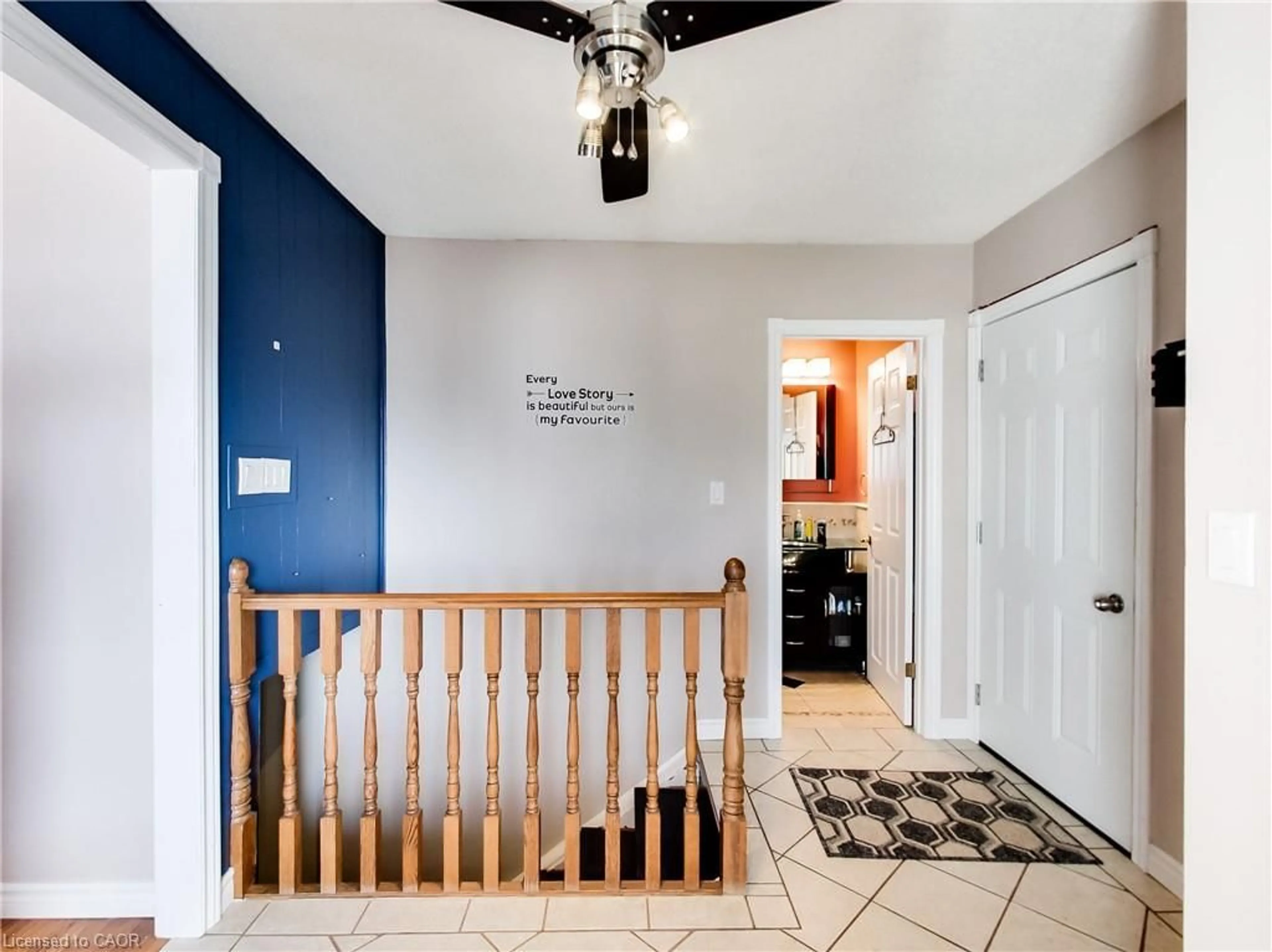 Indoor entryway for 9183 Silver St, Caistor Centre Ontario L0R 1E0