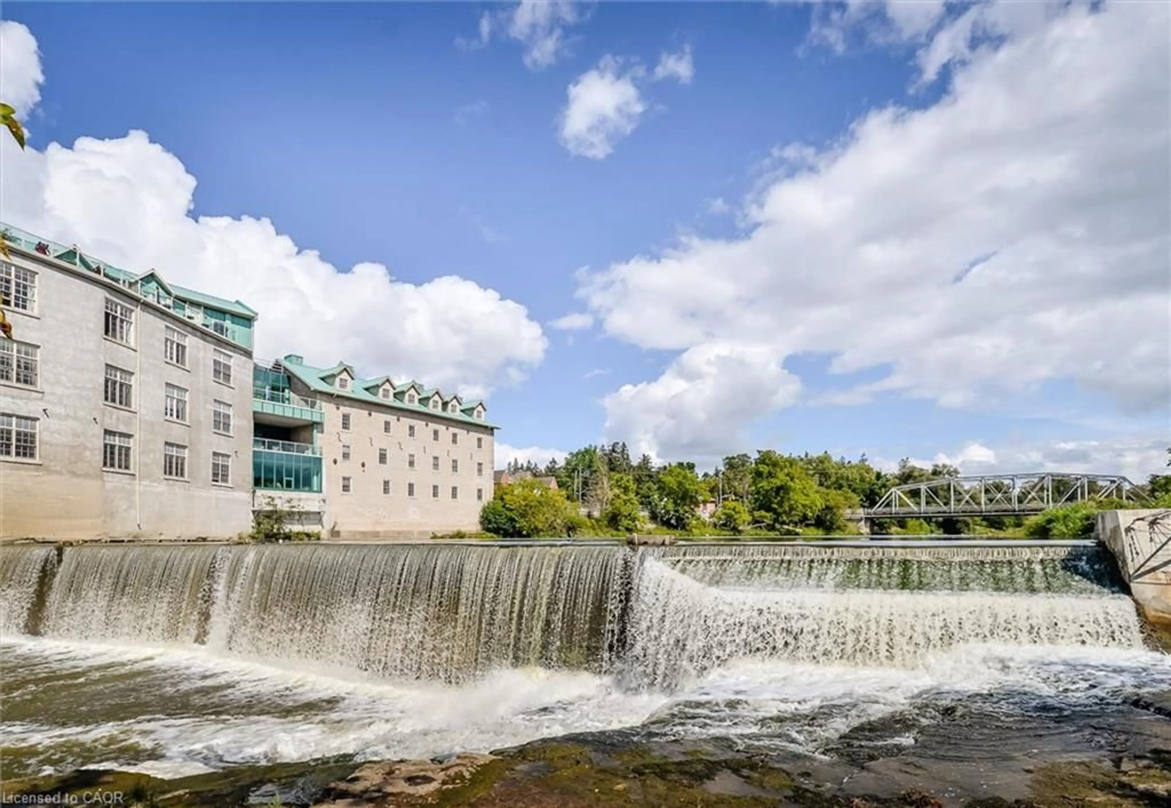 Blurry image for 478 St Andrew St #104, Fergus Ontario N1M 3V7