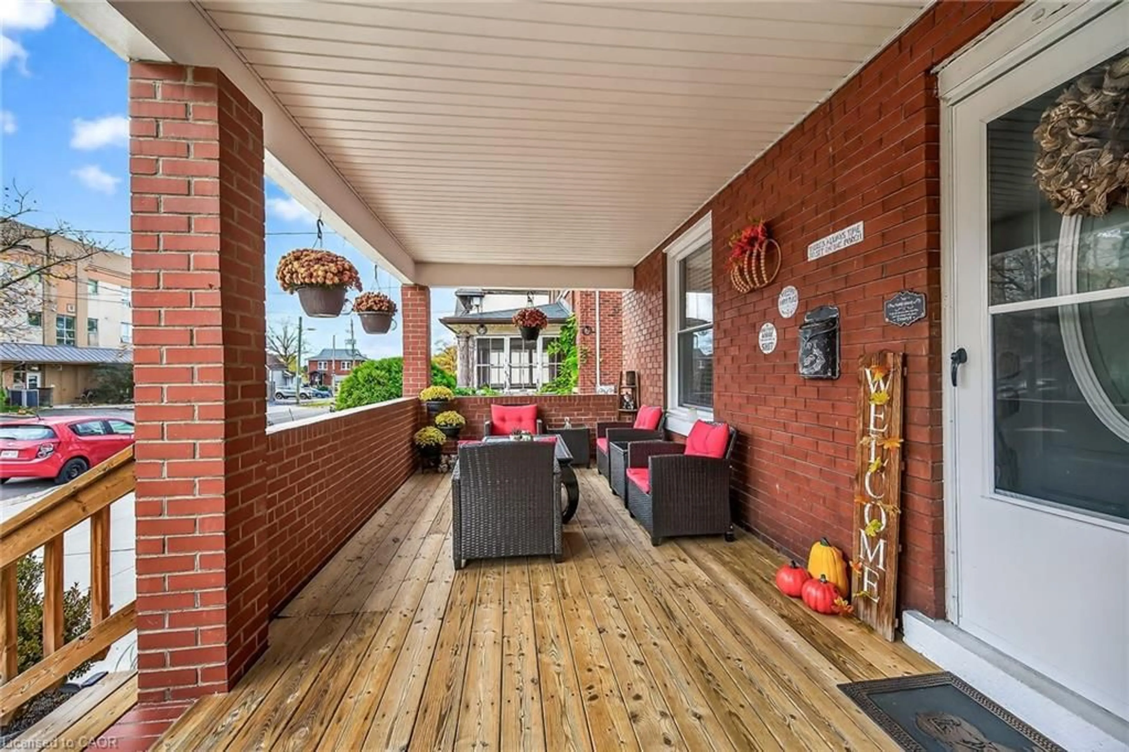 Patio, street for 22 Griffith St, Welland Ontario L3B 4G4