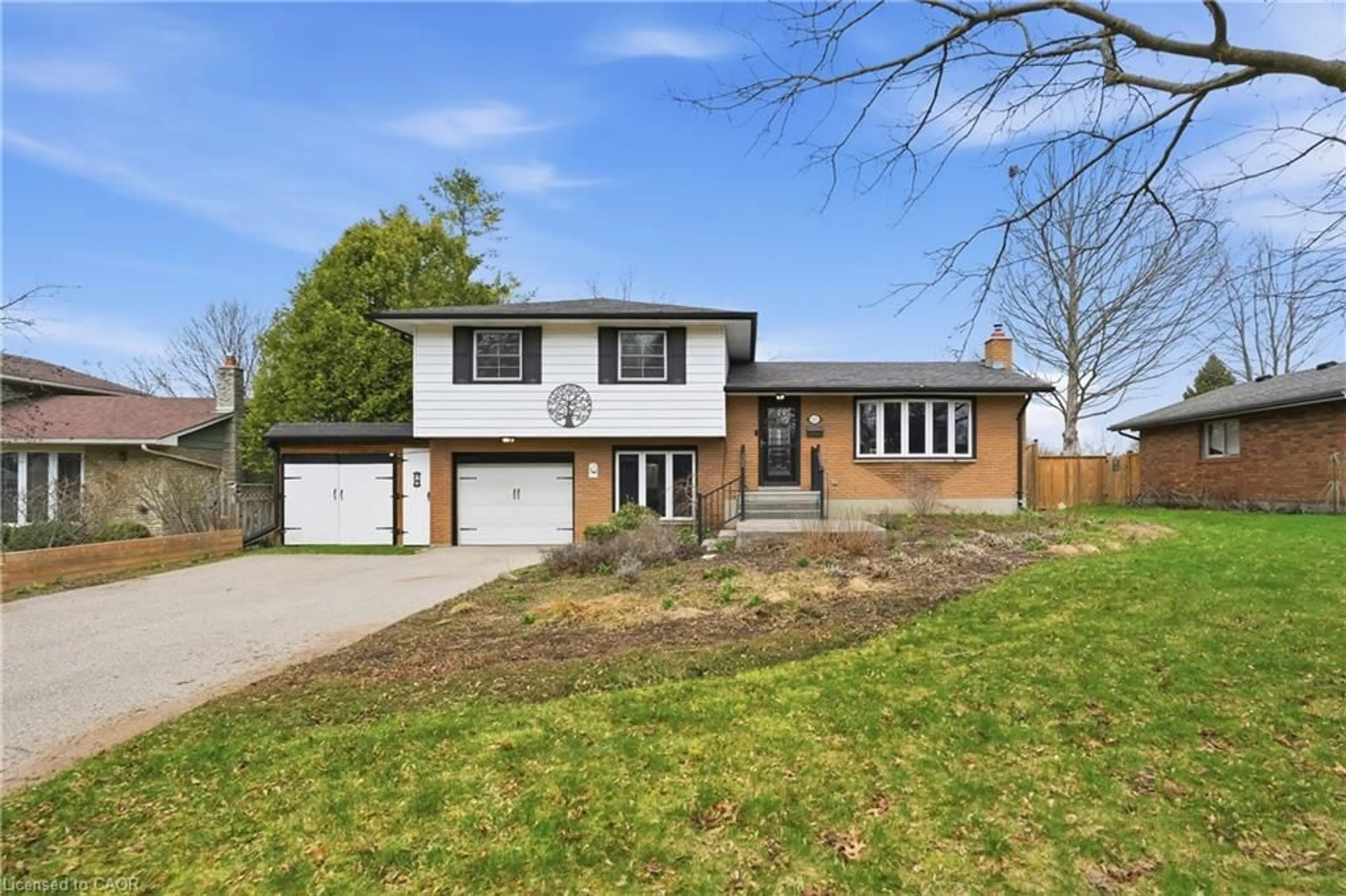 Home with brick exterior material, street for 55 Berkley Cres, Simcoe Ontario N3Y 4M7