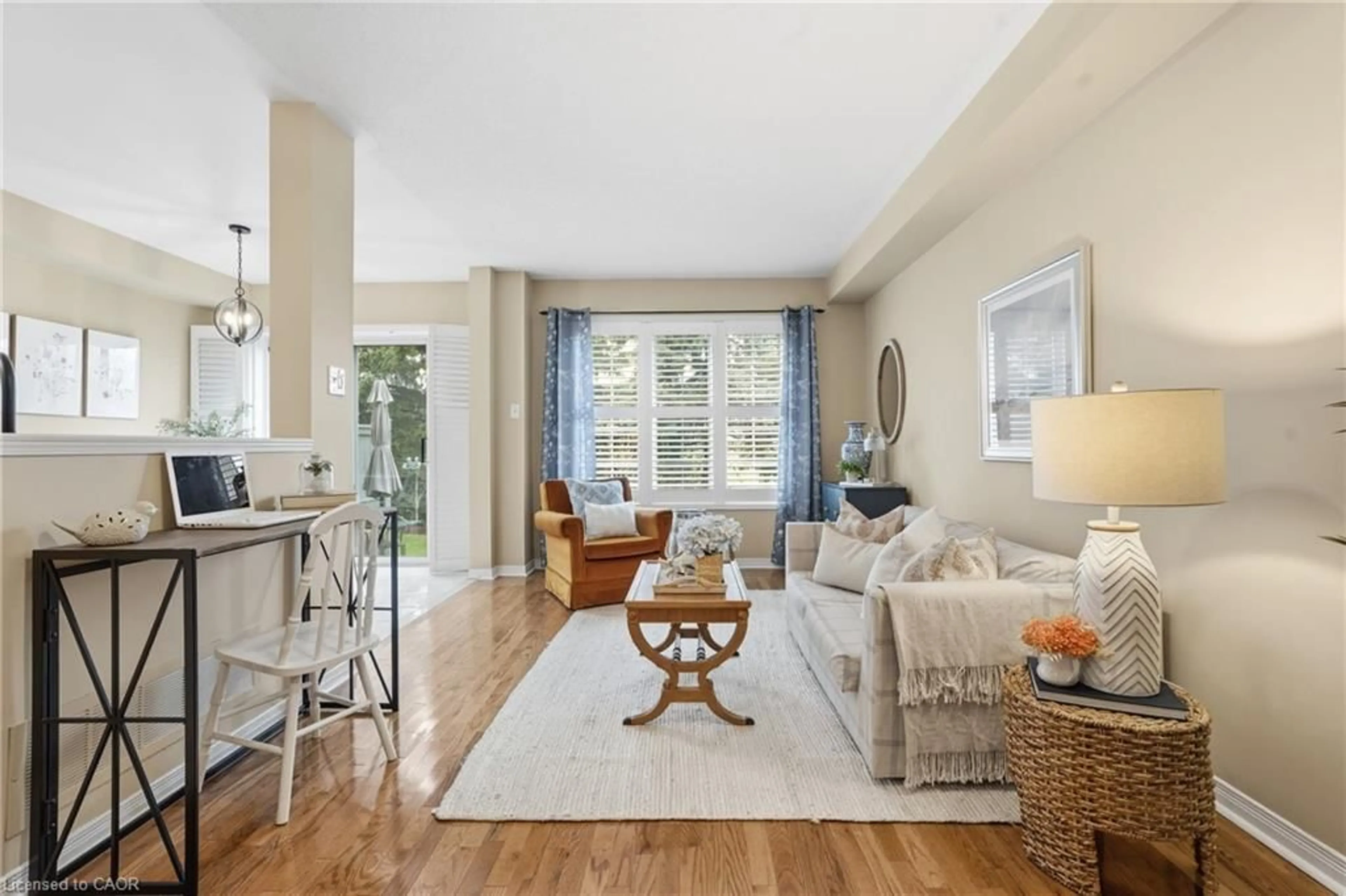 Living room with furniture, unknown for 2665 Thomas St #38, Mississauga Ontario L5M 6G5