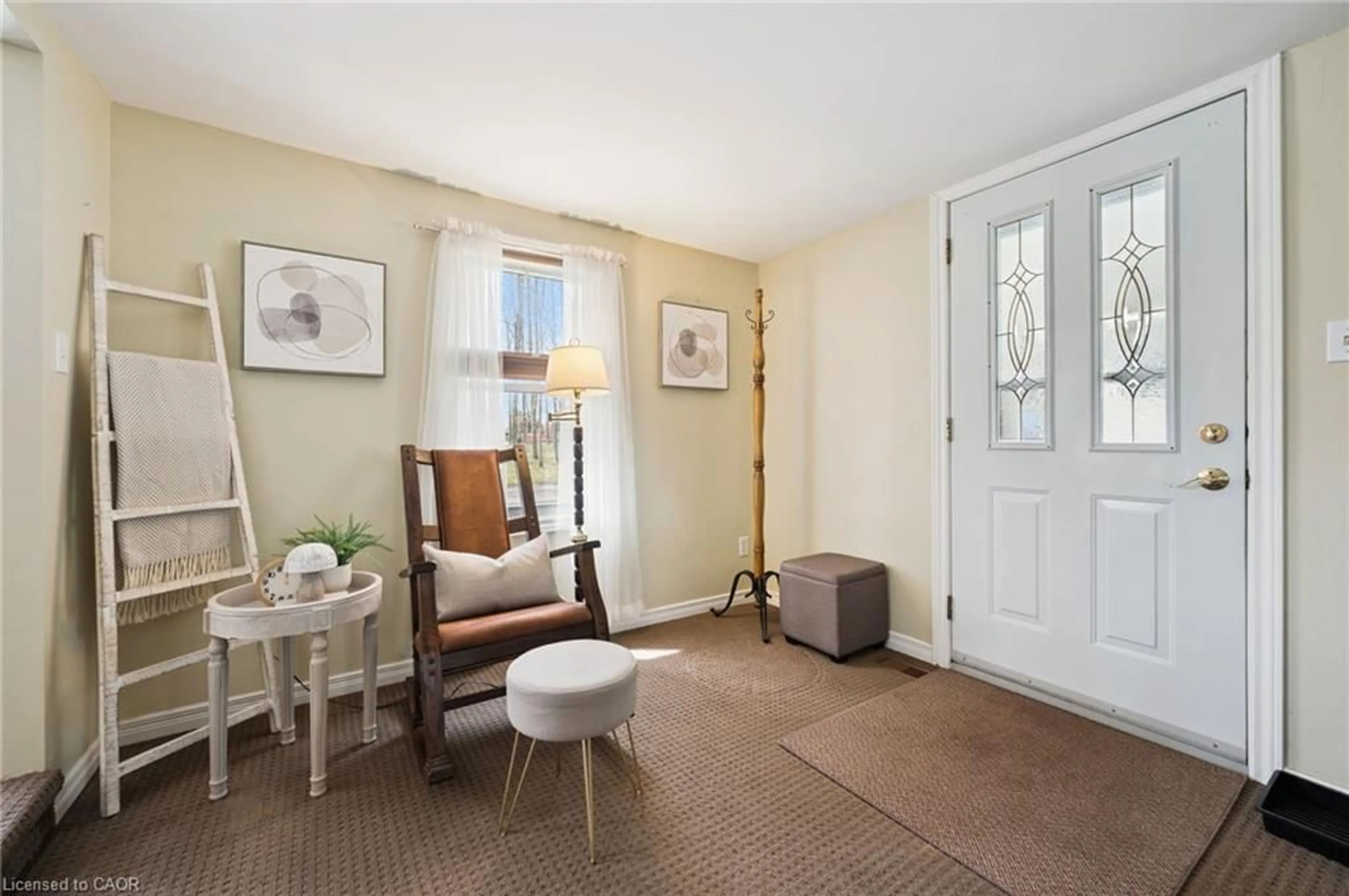 Indoor entryway for 401 Teak Trail, Centre Wellington Ontario N1M 2W5