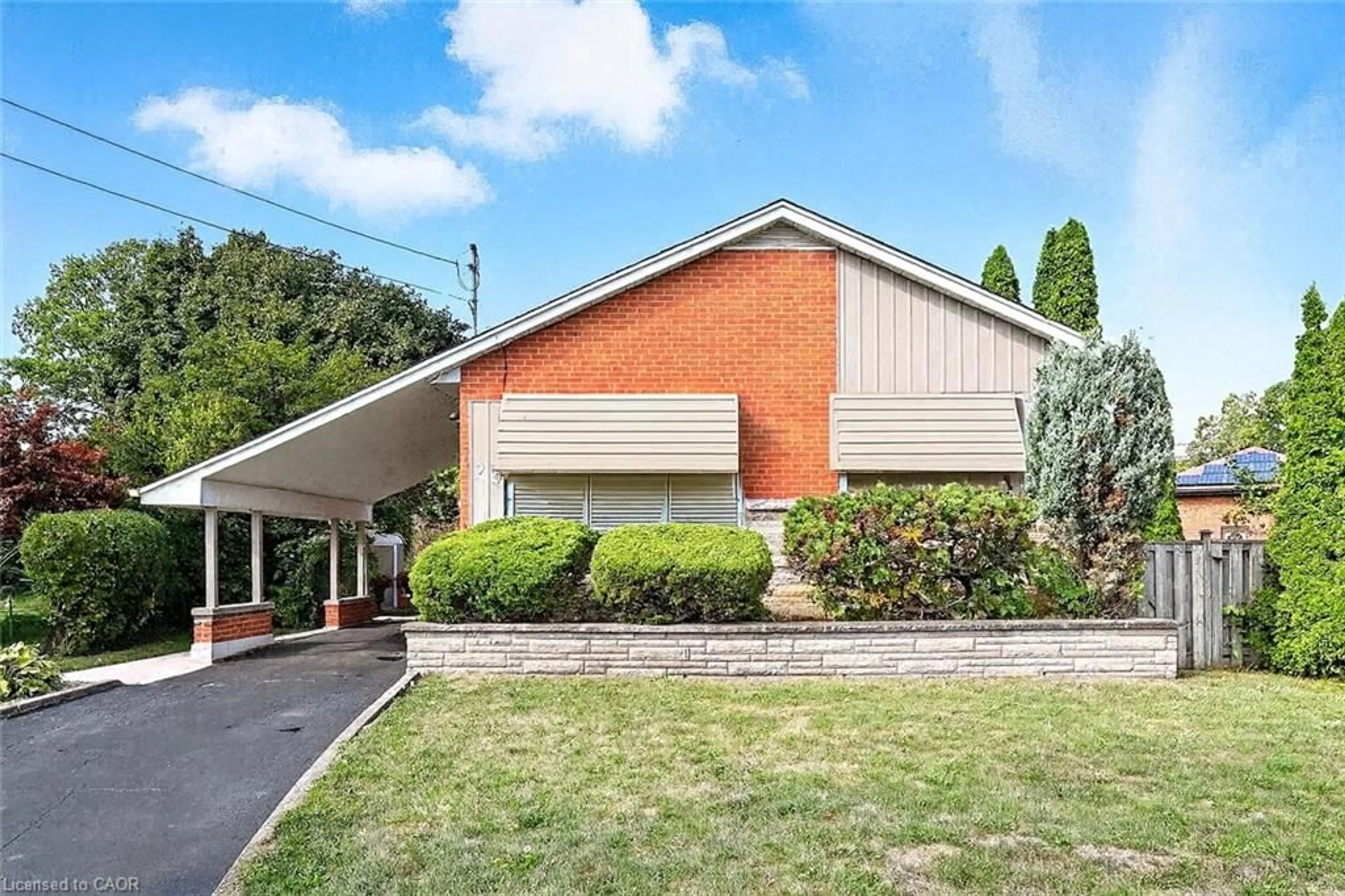 Home with brick exterior material, building for 23 Percy Crt, Hamilton Ontario L8T 1W7