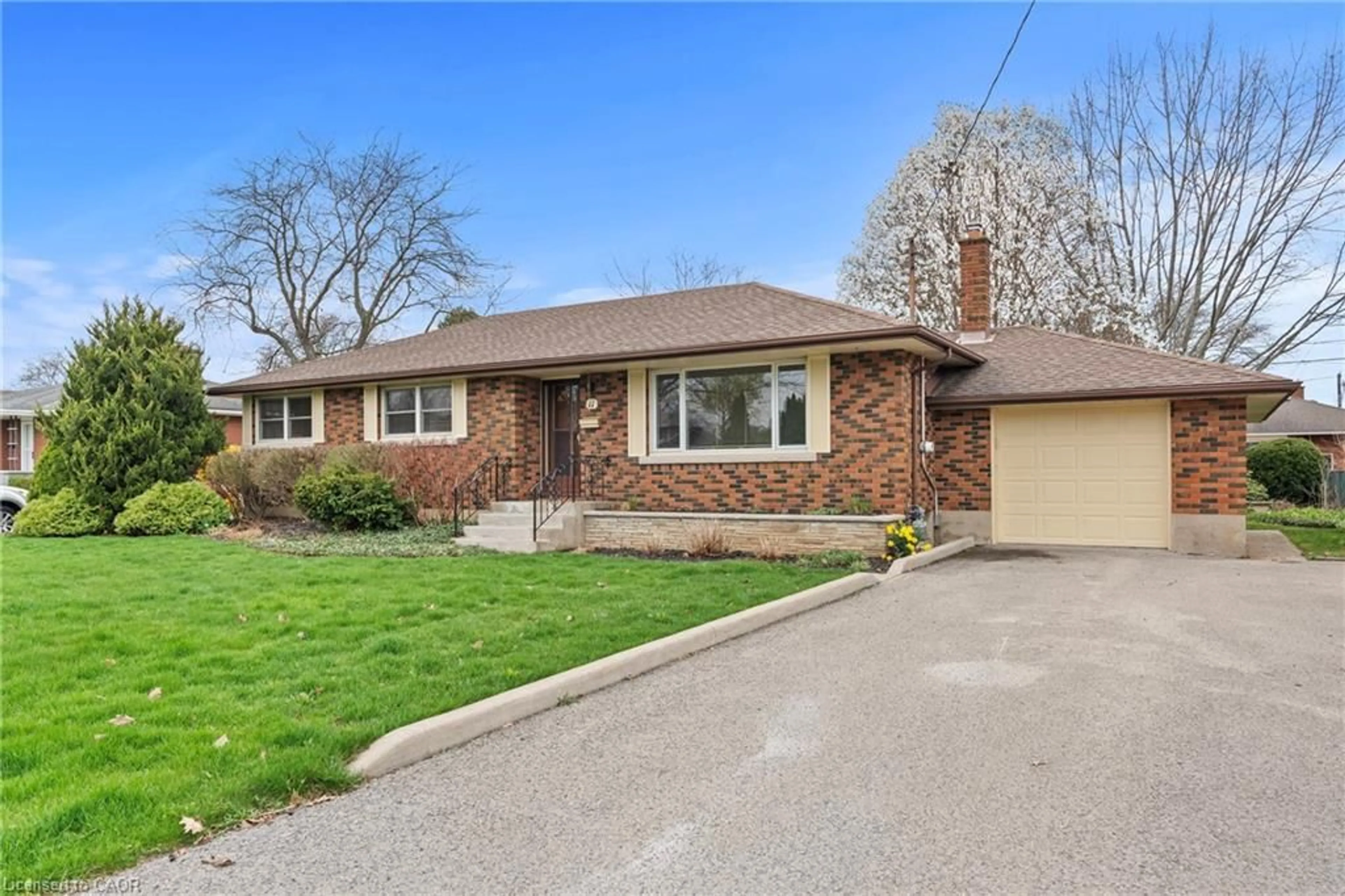 Home with brick exterior material, street for 11 Kamla Dr, St. Catharines Ontario L2M 3J9