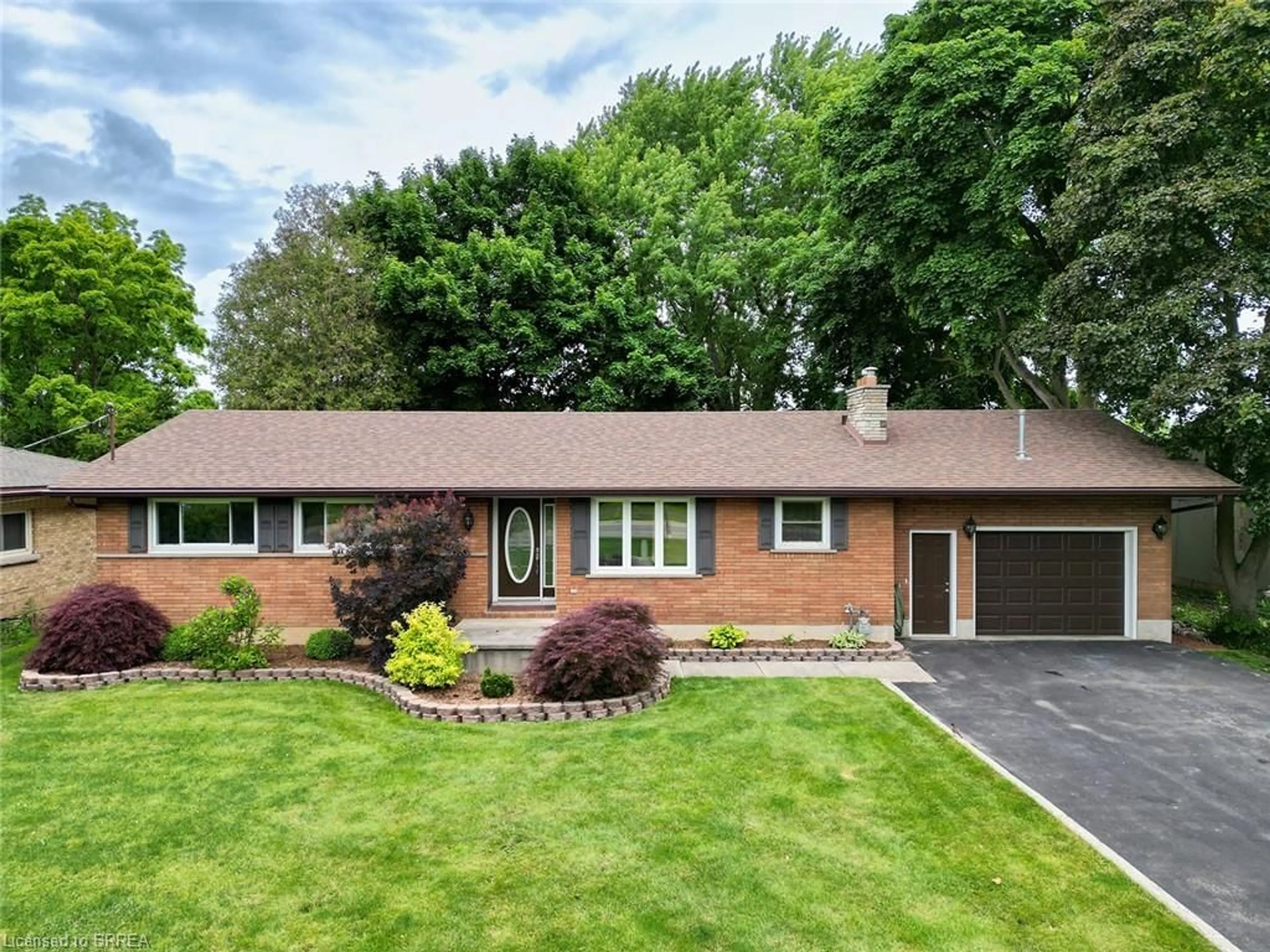 Home with brick exterior material, street for 445 Powerline Rd, Brantford Ontario N3T 5L8