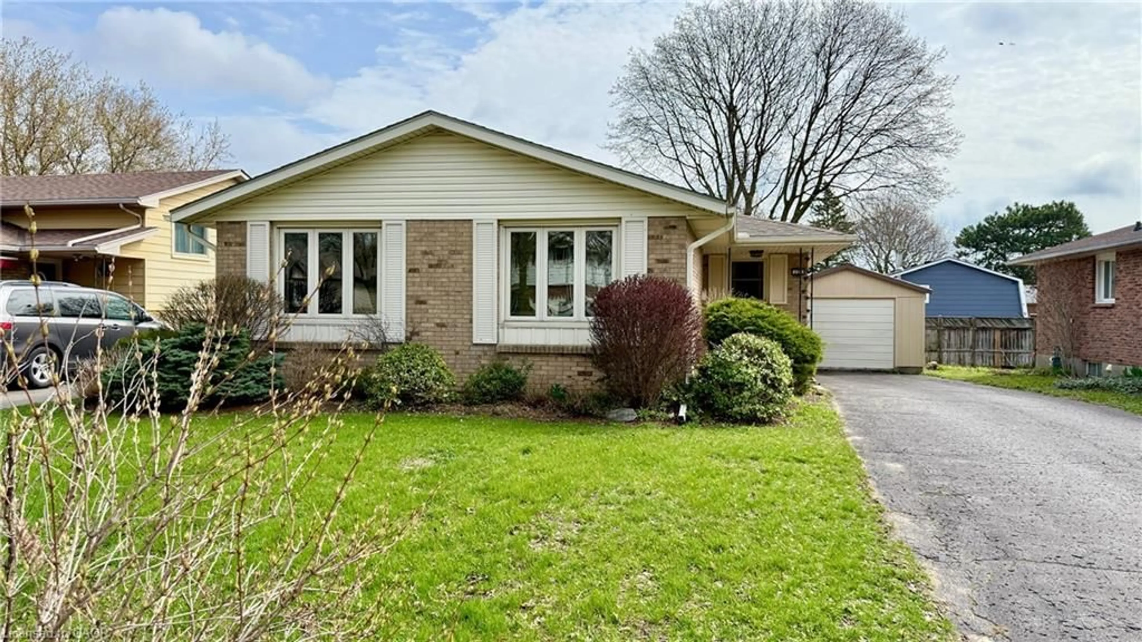 Home with brick exterior material, street for 123 Oak St, Simcoe Ontario N3Y 4S2